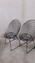 Load and play video in Gallery viewer, 4 Mid-Century Early Edition Wire Chairs by Cees Braakman &amp; A. Dekker for UMS Pastoe, Netherlands 1950
