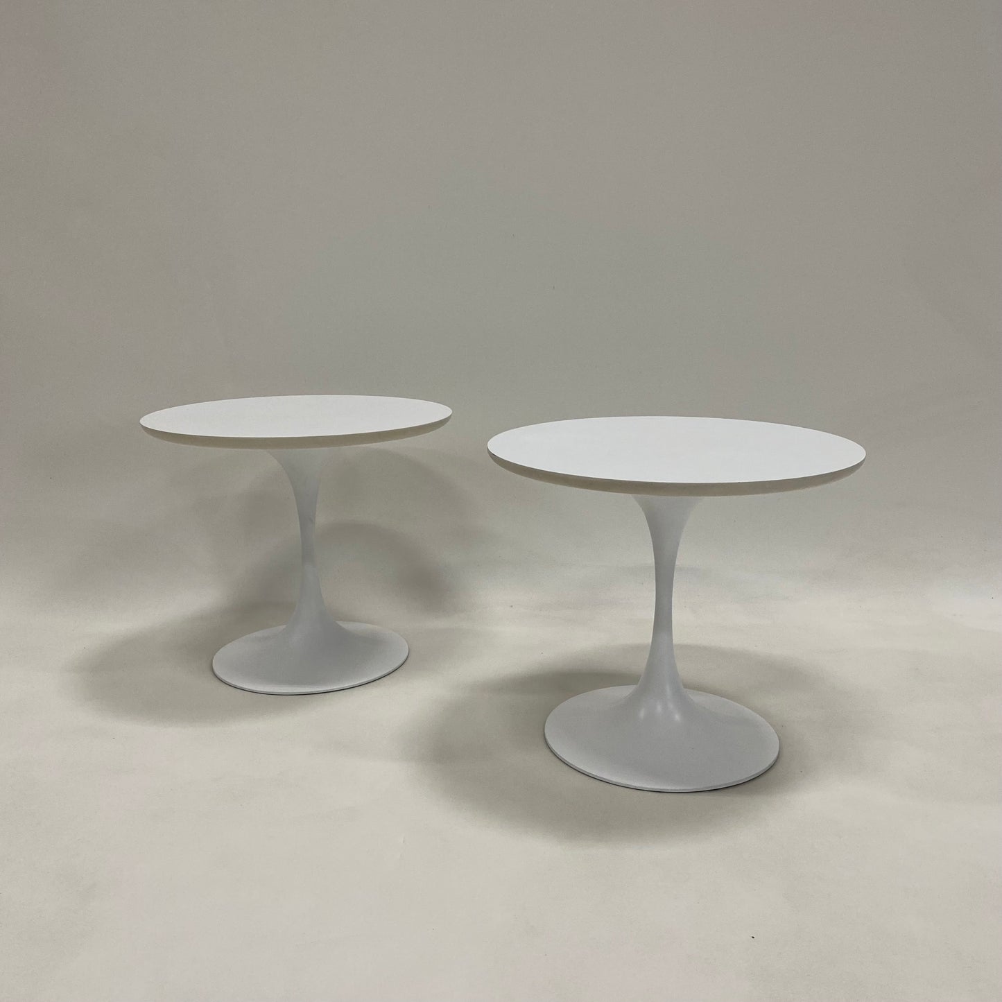 Beistelltisch aus Aluminiumguss von Maurice Burke für Arkana England, 1960