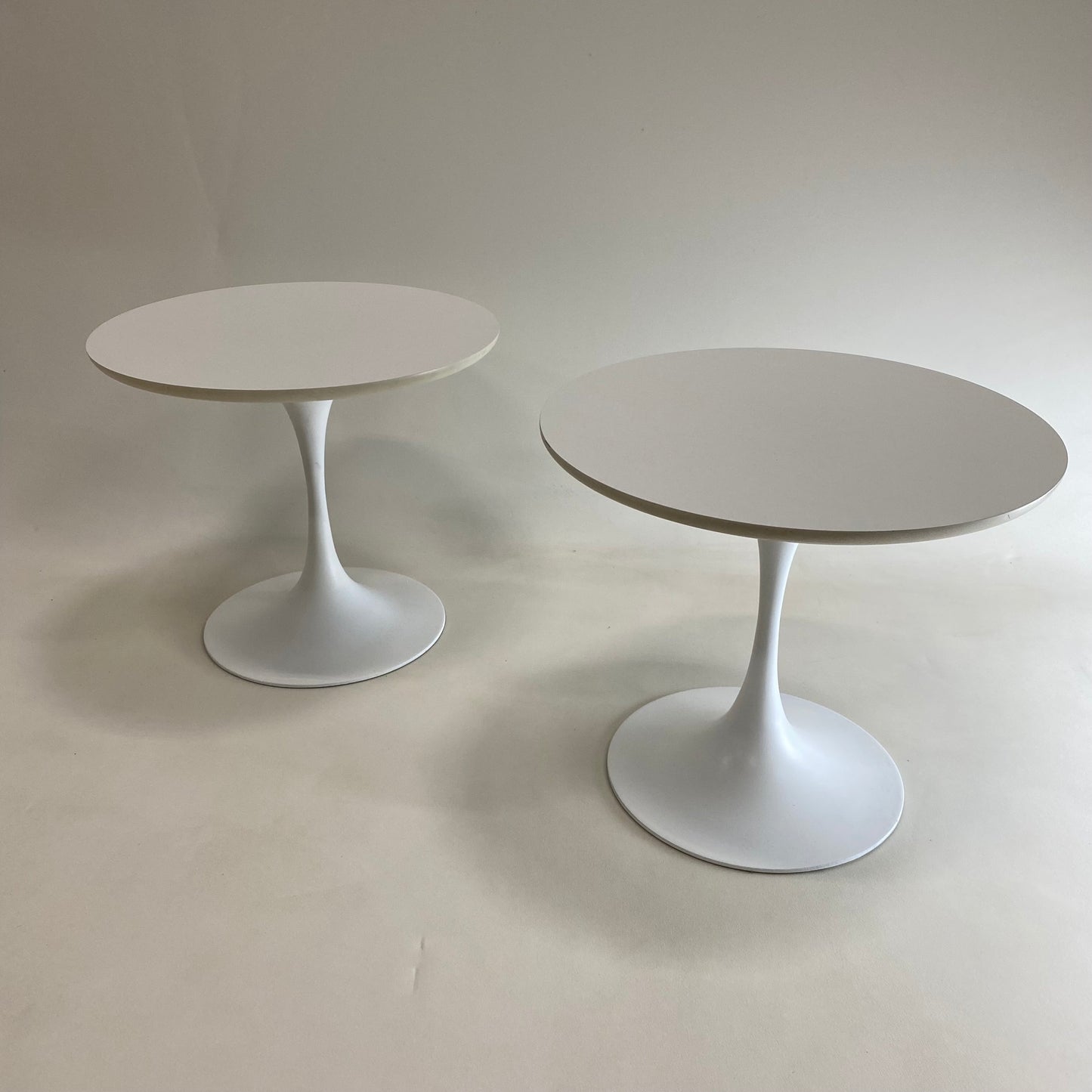 Beistelltisch aus Aluminiumguss von Maurice Burke für Arkana England, 1960
