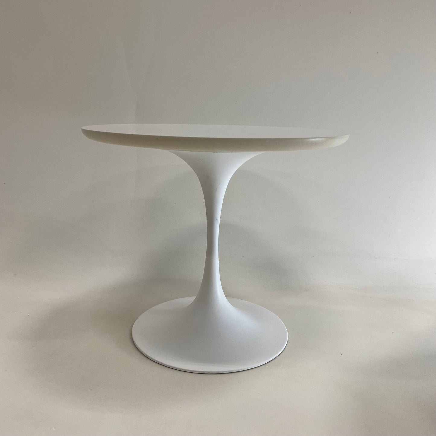 Beistelltisch aus Aluminiumguss von Maurice Burke für Arkana England, 1960