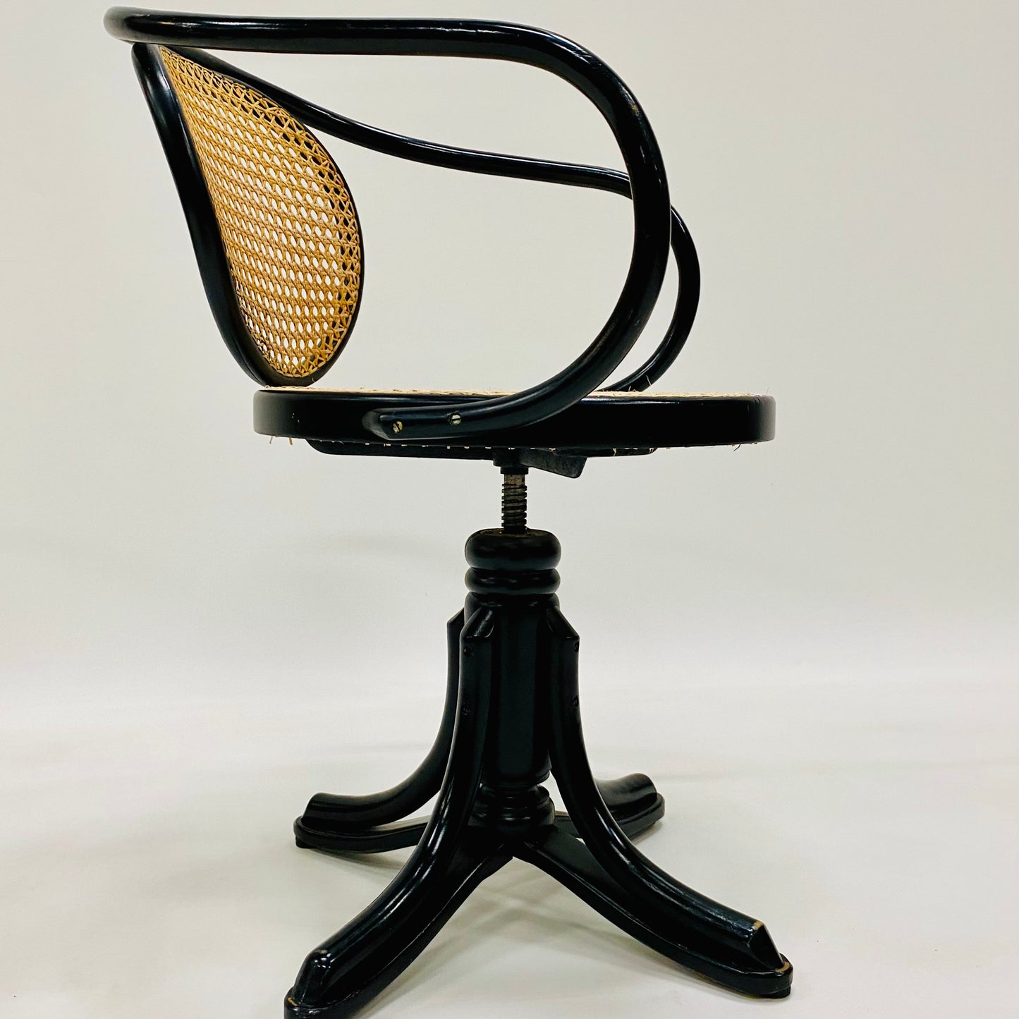Modell 5501 Bürostuhl von Gebr. Thonet für Zpm Radomsko 1920