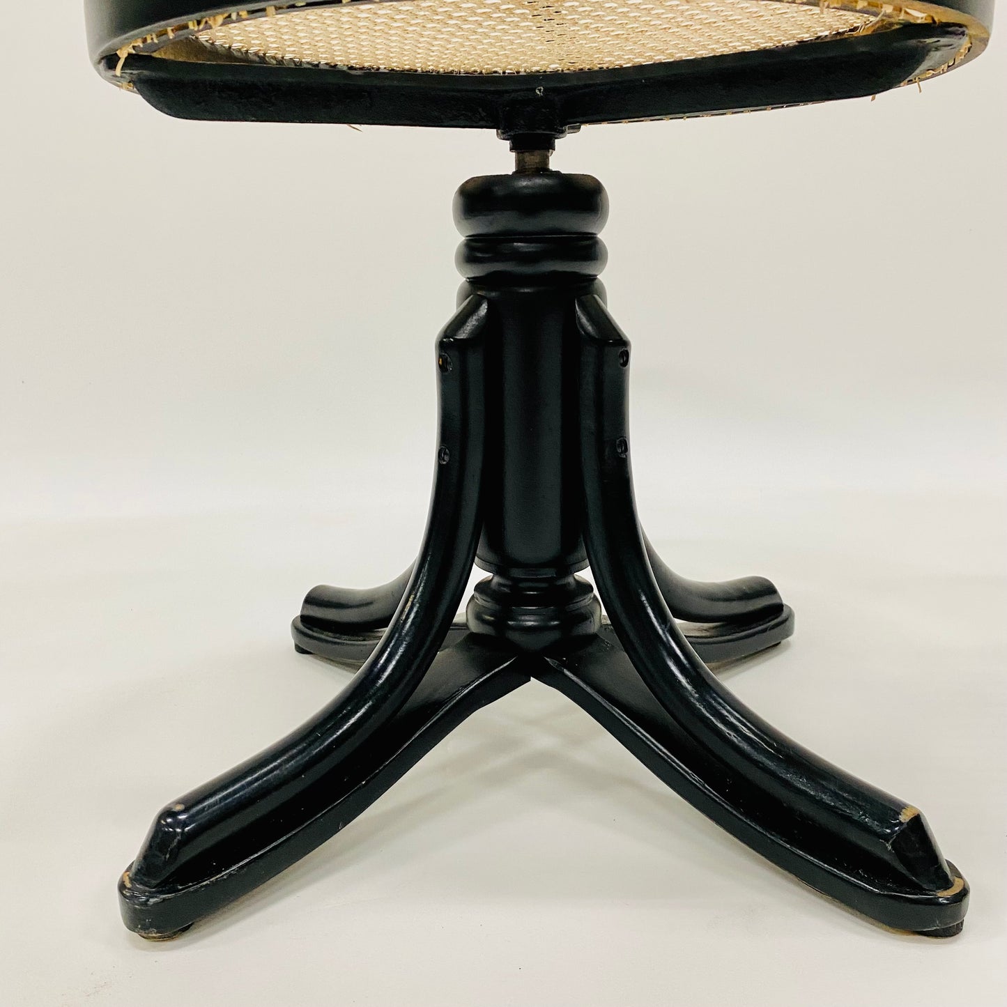 Modell 5501 Bürostuhl von Gebr. Thonet für Zpm Radomsko 1920