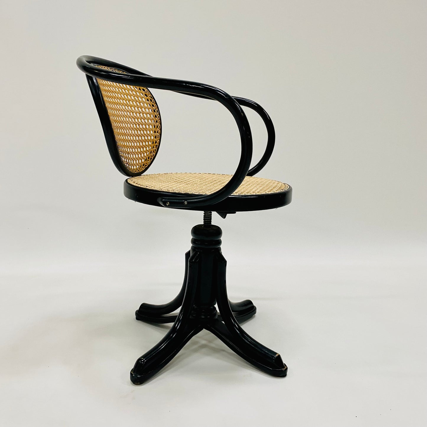 Modell 5501 Bürostuhl von Gebr. Thonet für Zpm Radomsko 1920