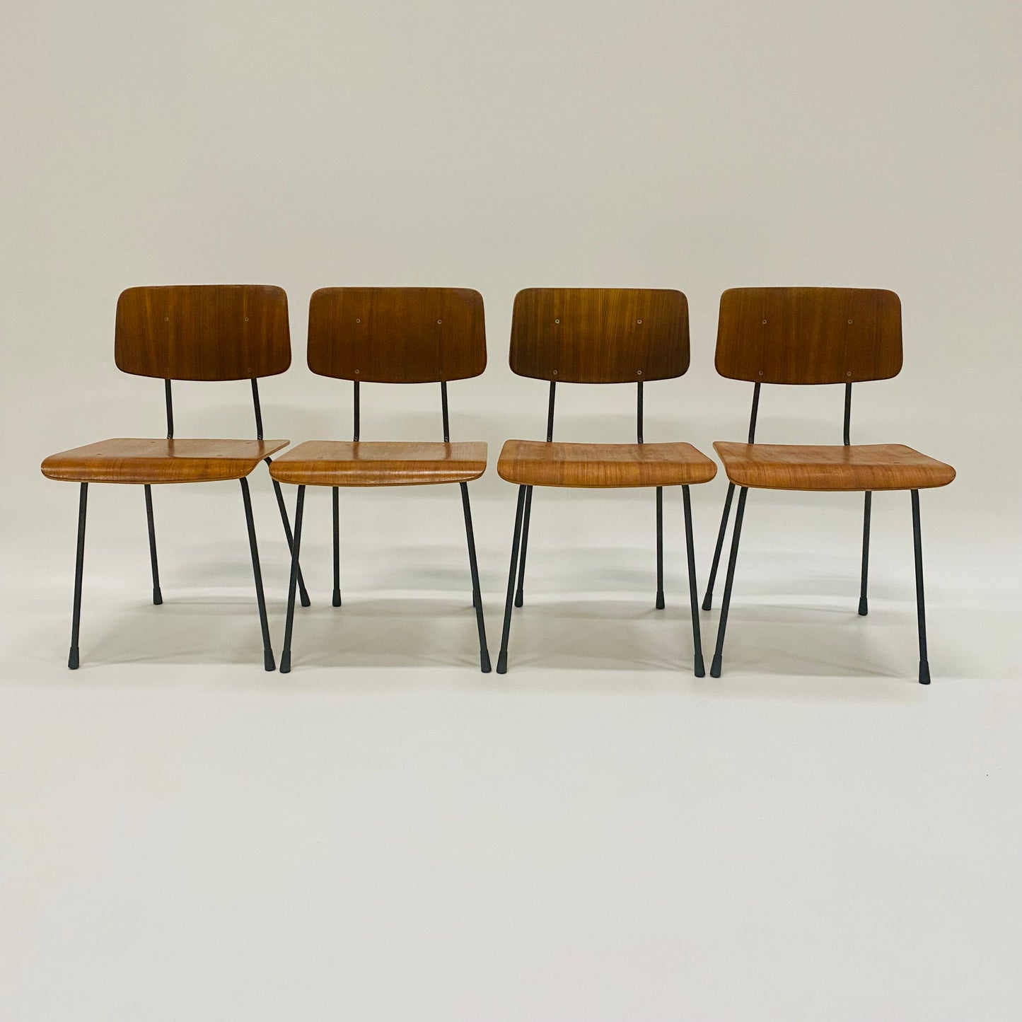 Satz von 4 Esszimmerstühlen „1262“ von ar Cordemeijer für Gispen, Niederlande, 1959