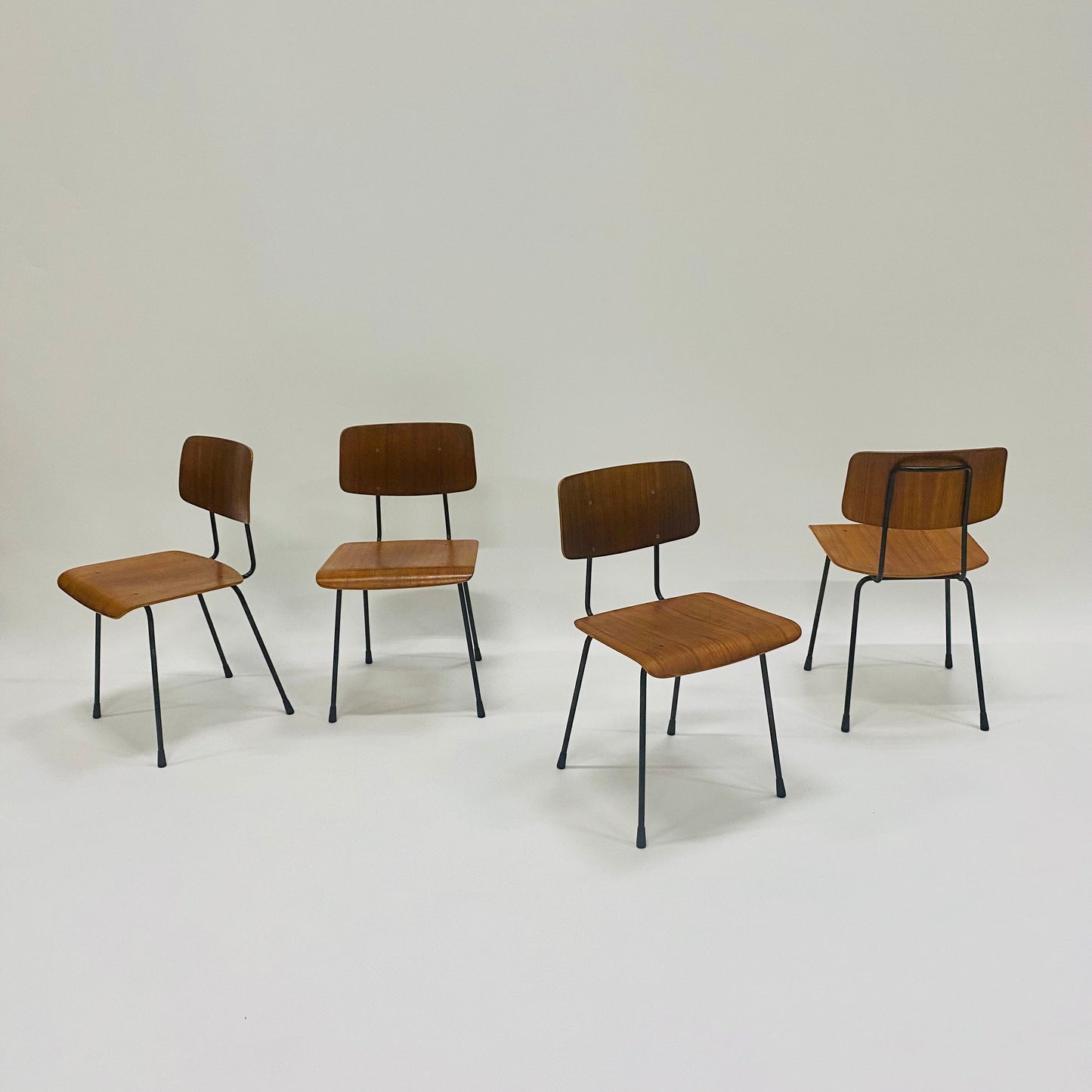 Satz von 4 Esszimmerstühlen „1262“ von ar Cordemeijer für Gispen, Niederlande, 1959