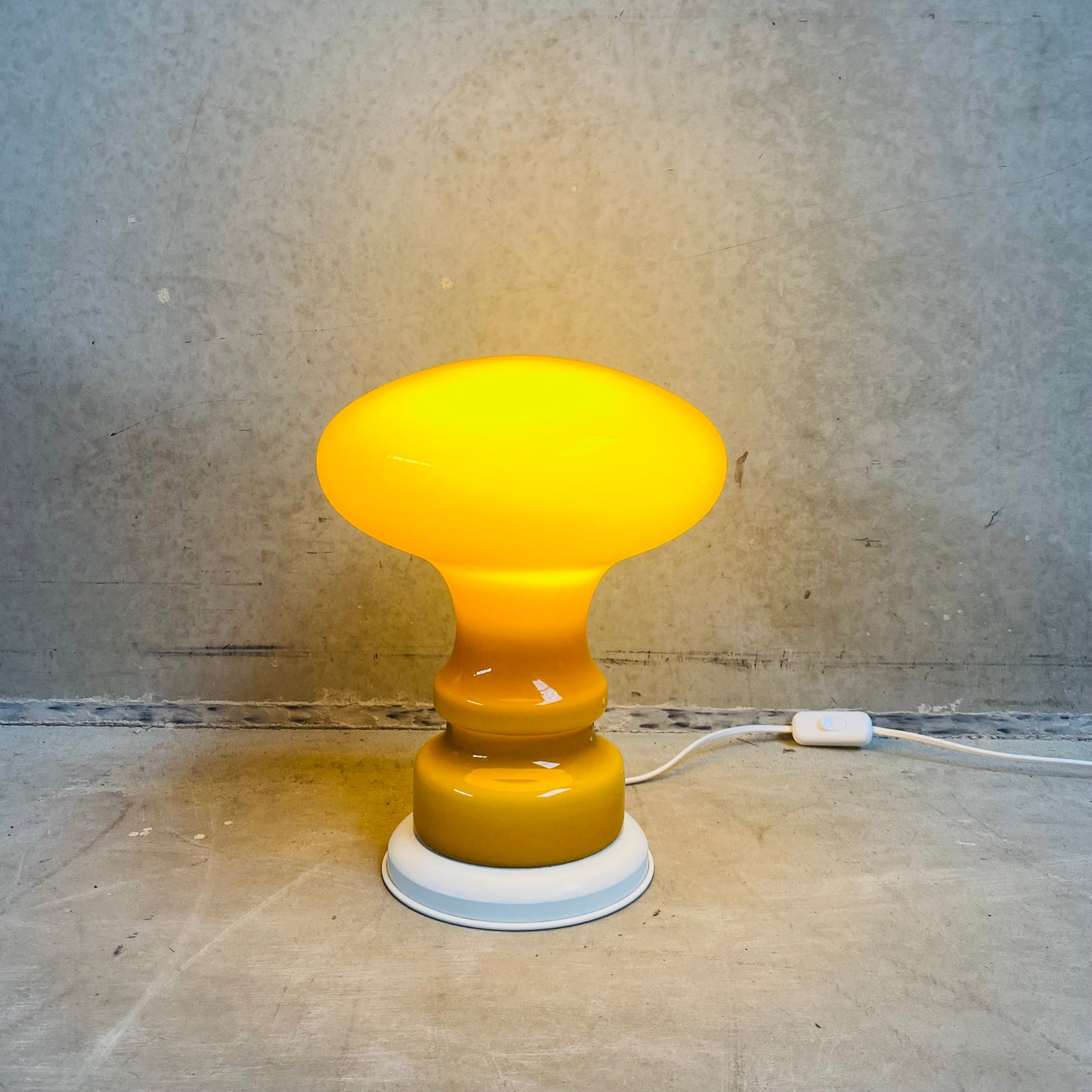 Lampe de table champignon en verre de Murano orange atomique, Italie 1970