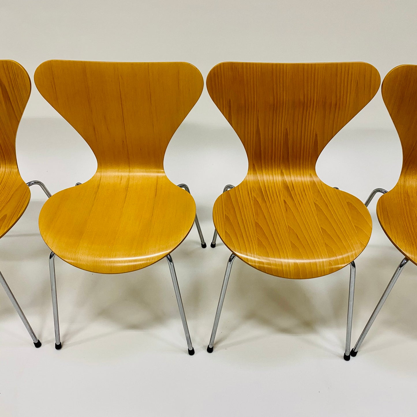 Satz von 4 Esszimmerstühlen 3107 von Arne Jacobsen für Fritz Hansen Dänemark 1955
