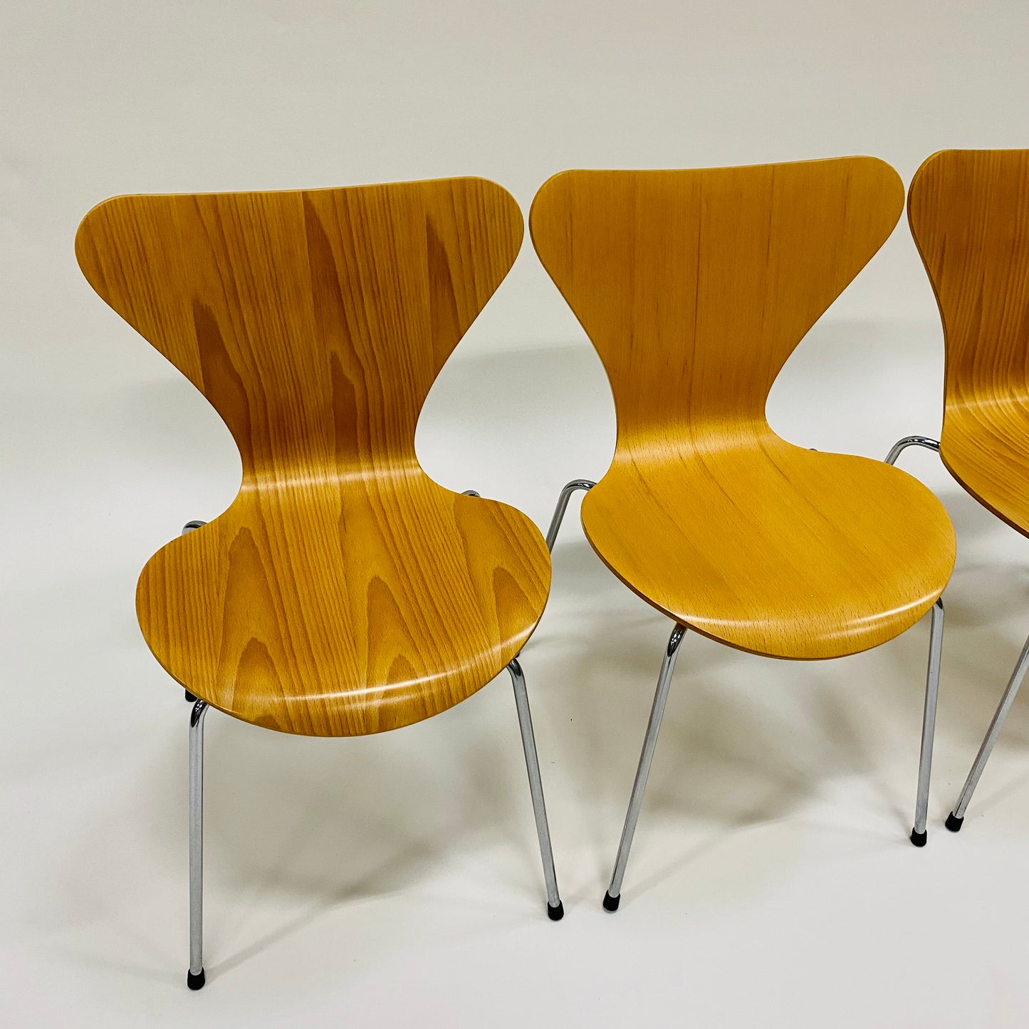 Satz von 4 Esszimmerstühlen 3107 von Arne Jacobsen für Fritz Hansen Dänemark 1955