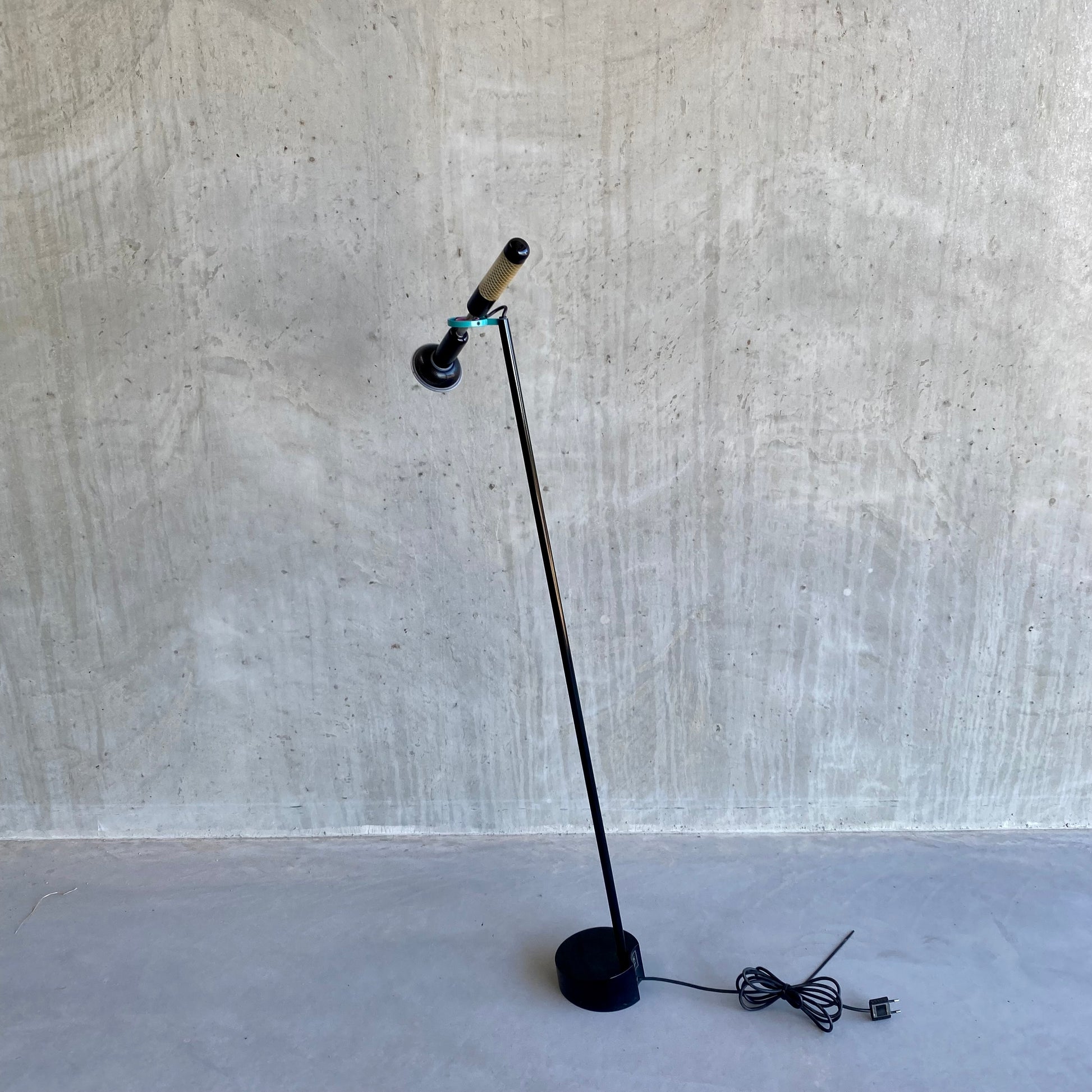 BLACK 'GRIP' FLOOR LAMP BY ACHILLE CASTIGLIONI FOR FLOS, 1980S