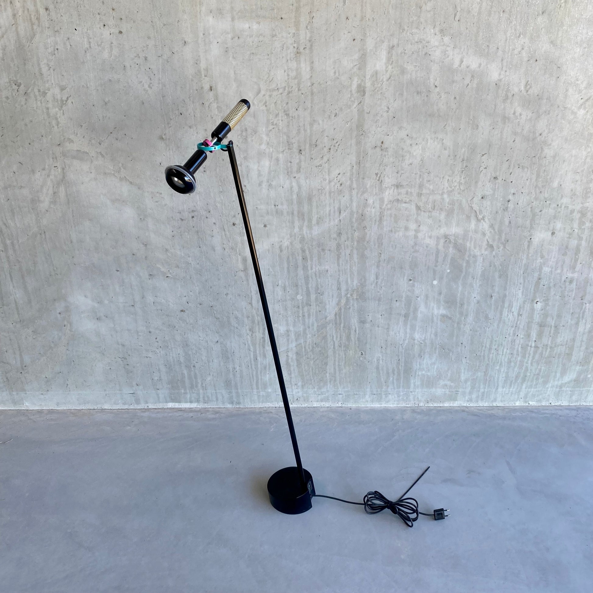 BLACK 'GRIP' FLOOR LAMP BY ACHILLE CASTIGLIONI FOR FLOS, 1980S