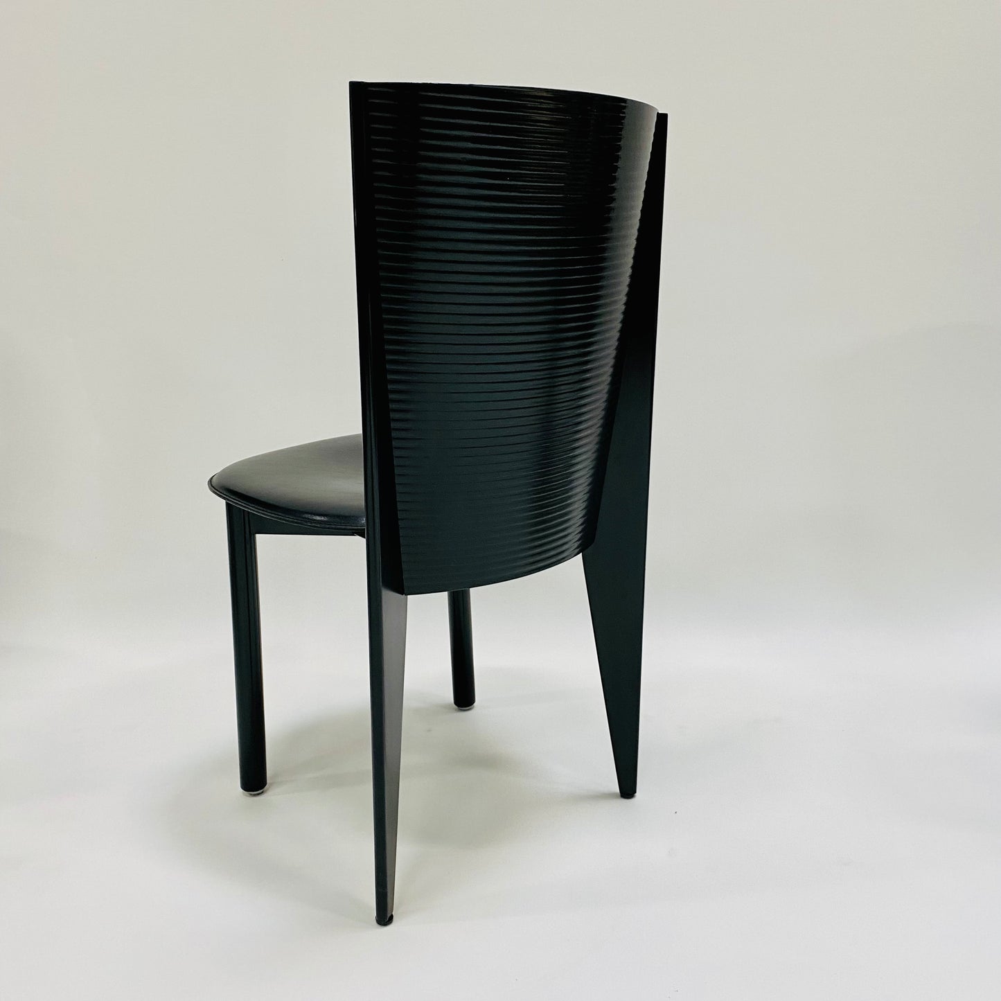 Satz von 4 schwarz lackierten Esszimmerstühlen für Calligaris, Italien 1980