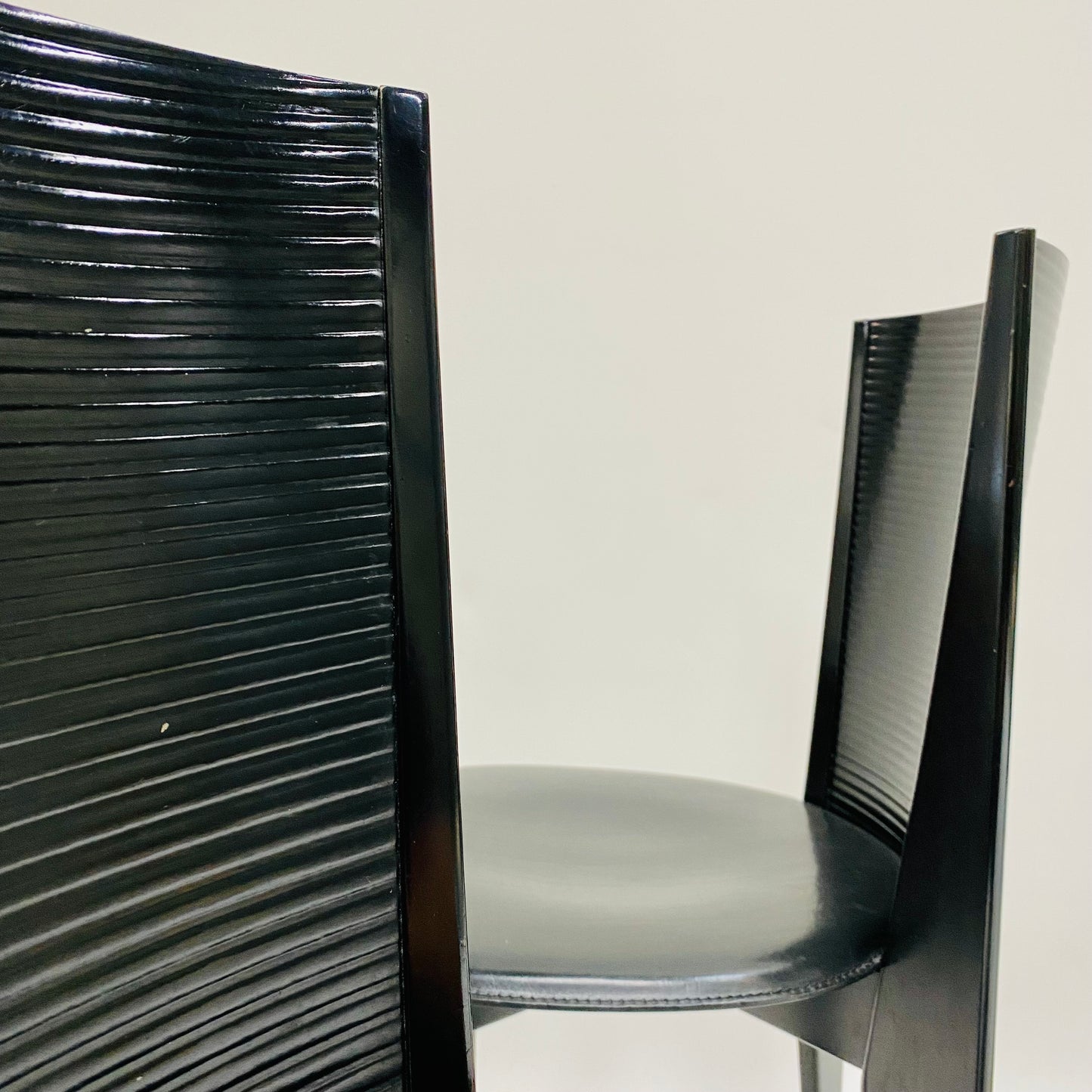Satz von 4 schwarz lackierten Esszimmerstühlen für Calligaris, Italien 1980