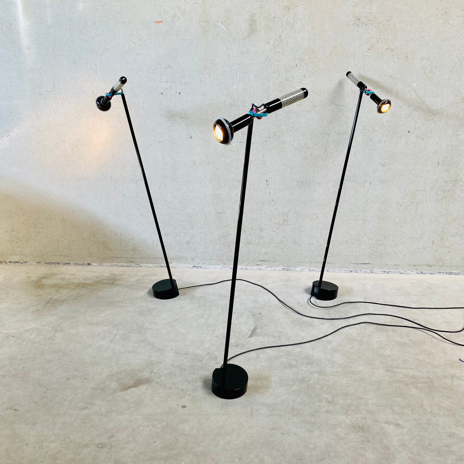 BLACK 'GRIP' FLOOR LAMP BY ACHILLE CASTIGLIONI FOR FLOS, 1980S