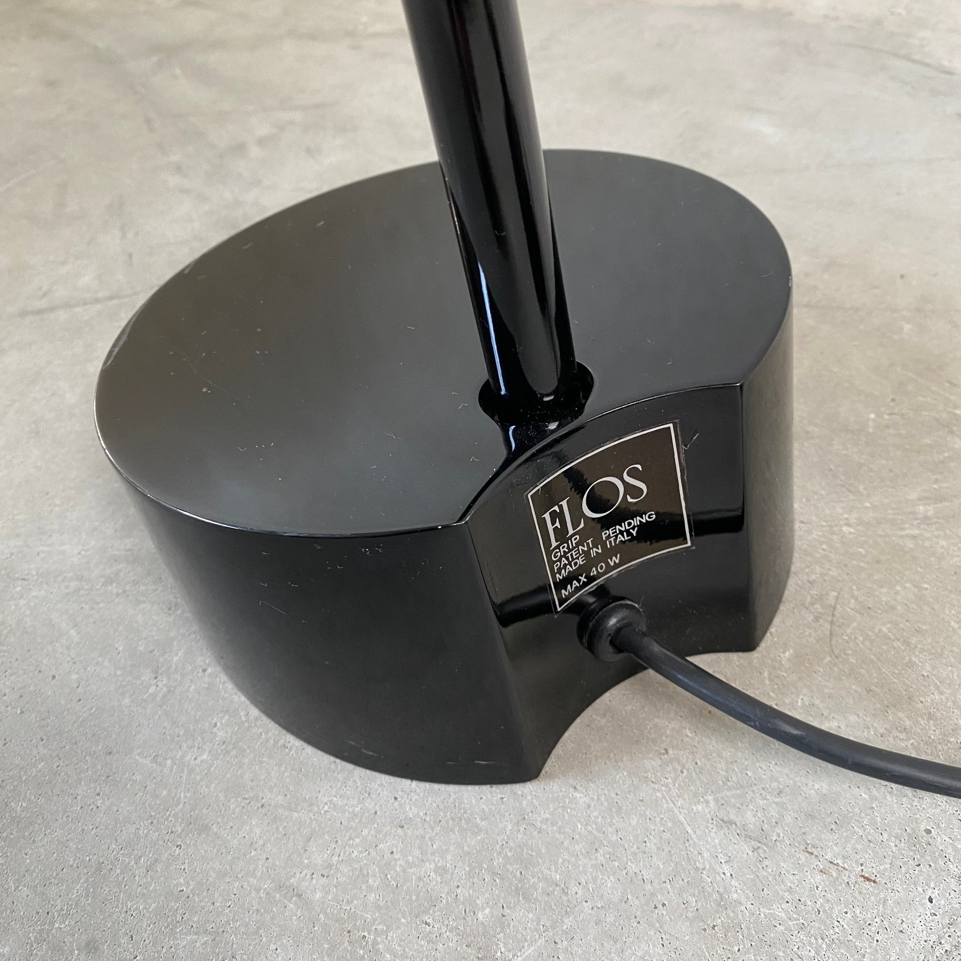 BLACK 'GRIP' FLOOR LAMP BY ACHILLE CASTIGLIONI FOR FLOS, 1980S