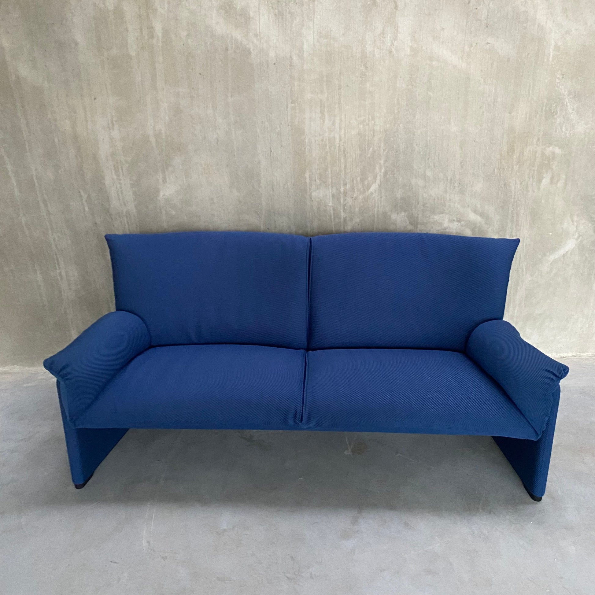 BLUE "PALMARIA 709" 2-SEATER SOFA BY VICO MAGISTRETTI FOR CASSINA, ITALY 1970S