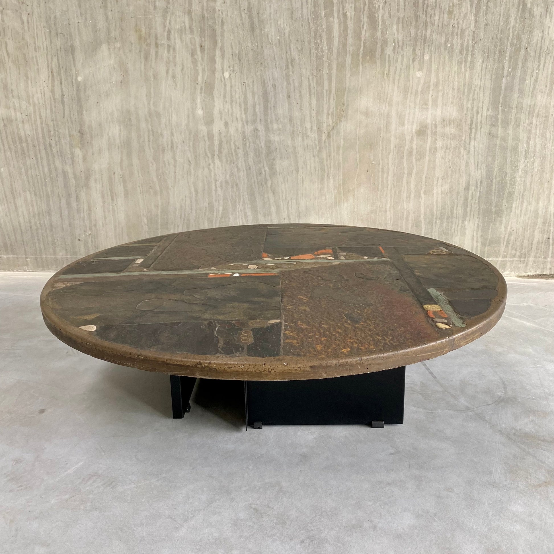 BRUTALIST ROUND COFFEE TABLE BY SCULPTOR PAUL KINGMA, NETHERLANDS 1979