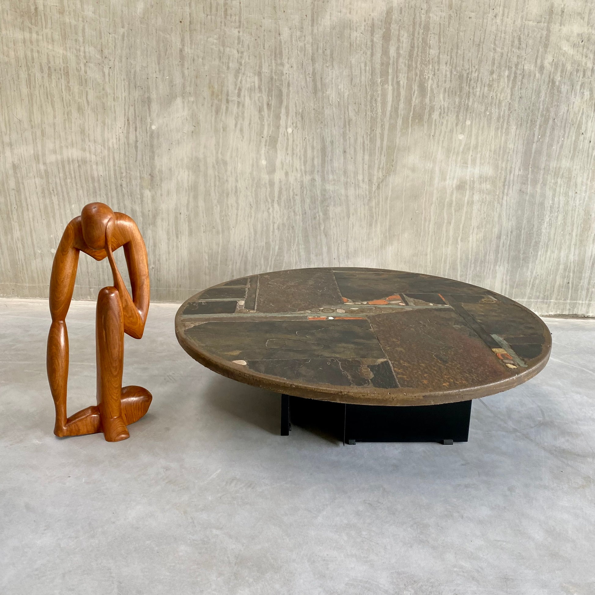 BRUTALIST ROUND COFFEE TABLE BY SCULPTOR PAUL KINGMA, NETHERLANDS 1979
