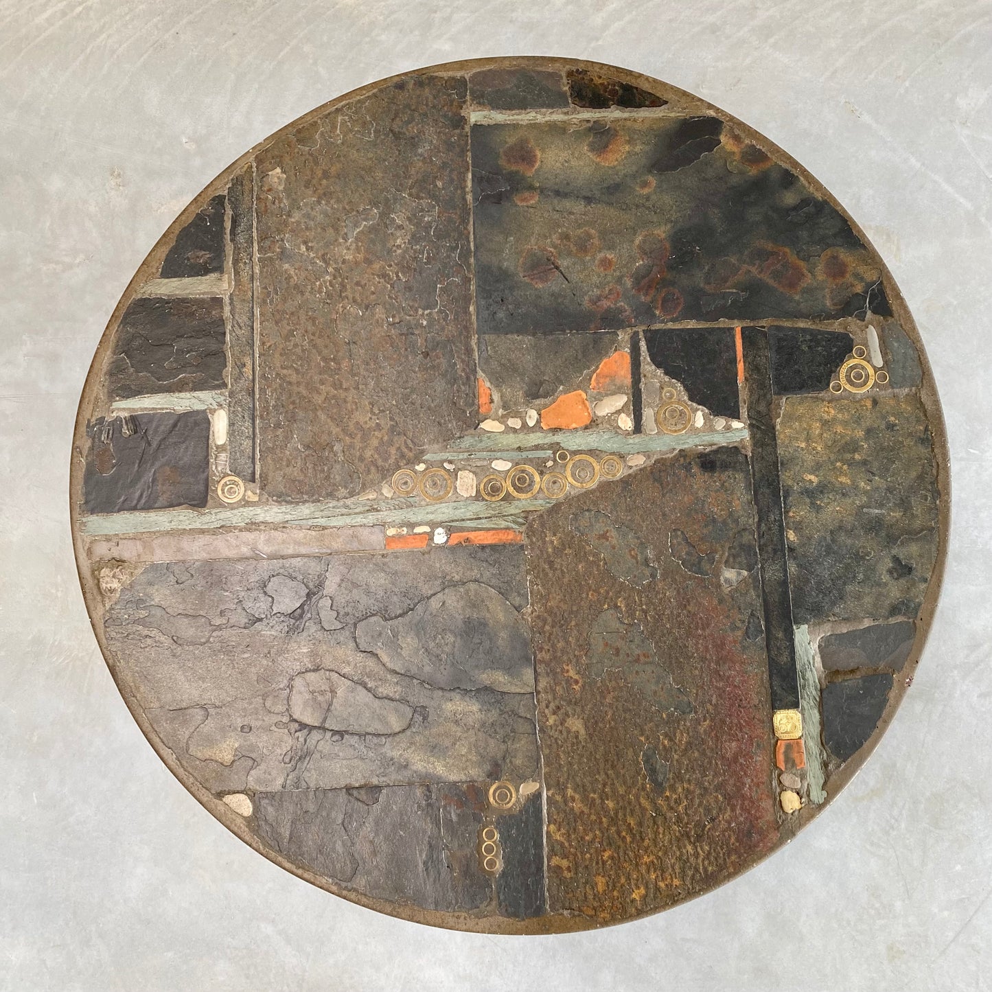 BRUTALIST ROUND COFFEE TABLE BY SCULPTOR PAUL KINGMA, NETHERLANDS 1979