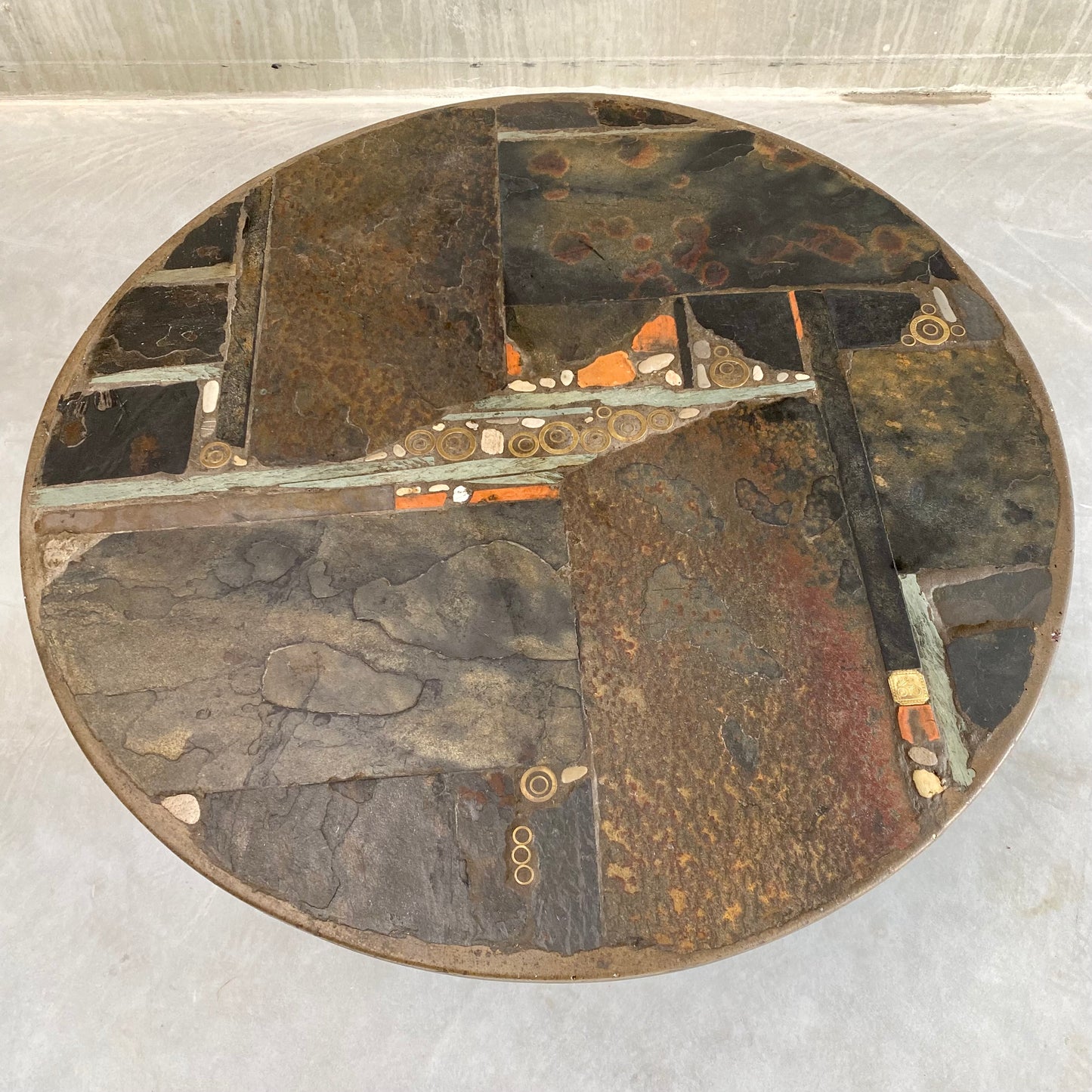 BRUTALIST ROUND COFFEE TABLE BY SCULPTOR PAUL KINGMA, NETHERLANDS 1979