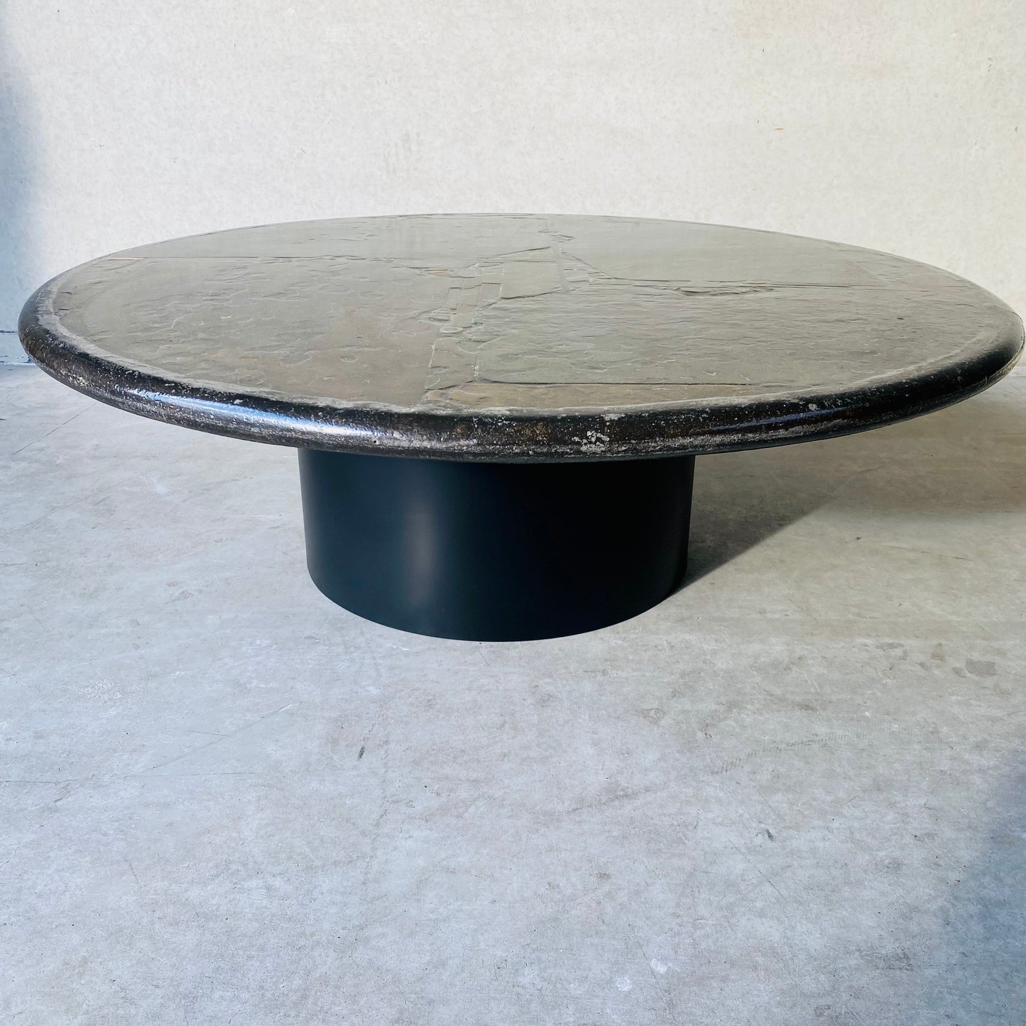 Runder Couchtisch im Stil des Brutalismus, entworfen vom Bildhauer Paul Kingma, Niederlande, 1988