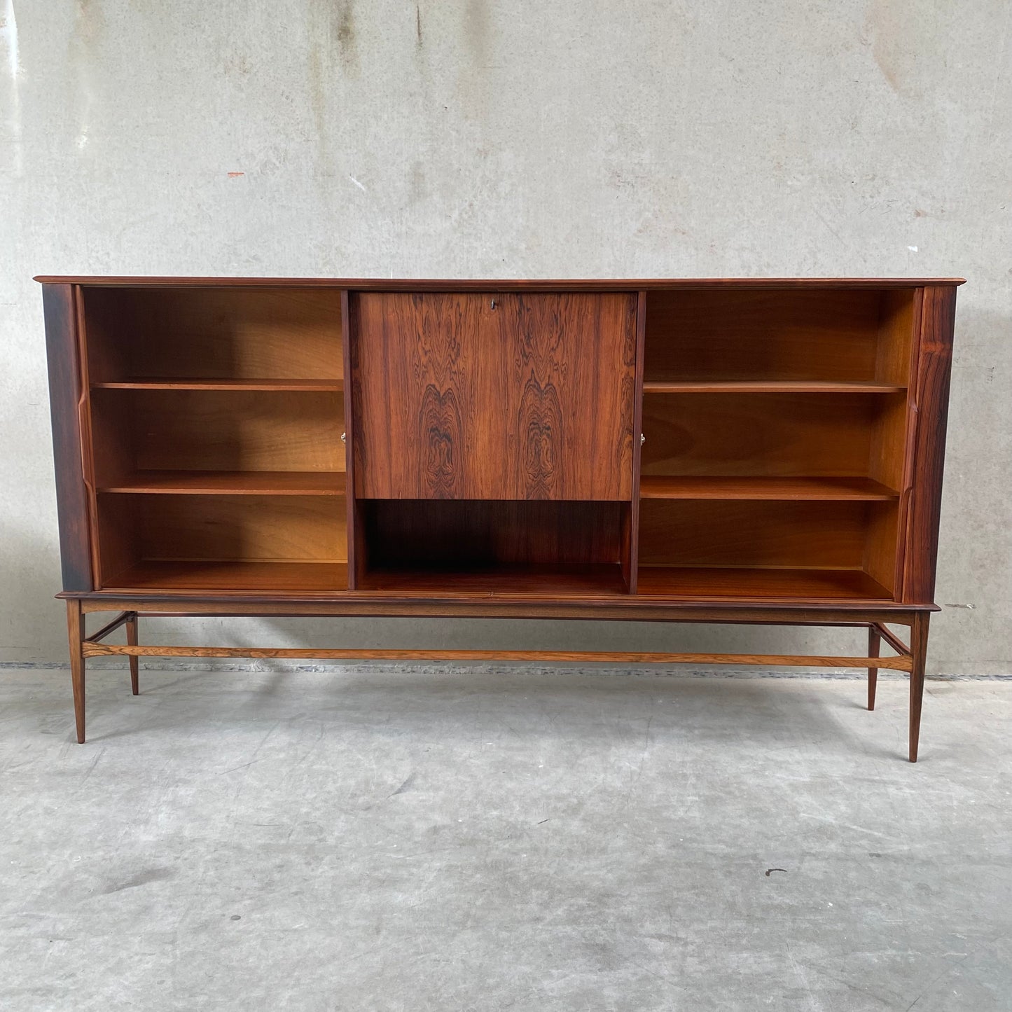 MIDCENTURY DANISH HIGHBOARD WITH BAR CABINET IN ROSEWOOD WITH SLIDING DOORS, 1960S