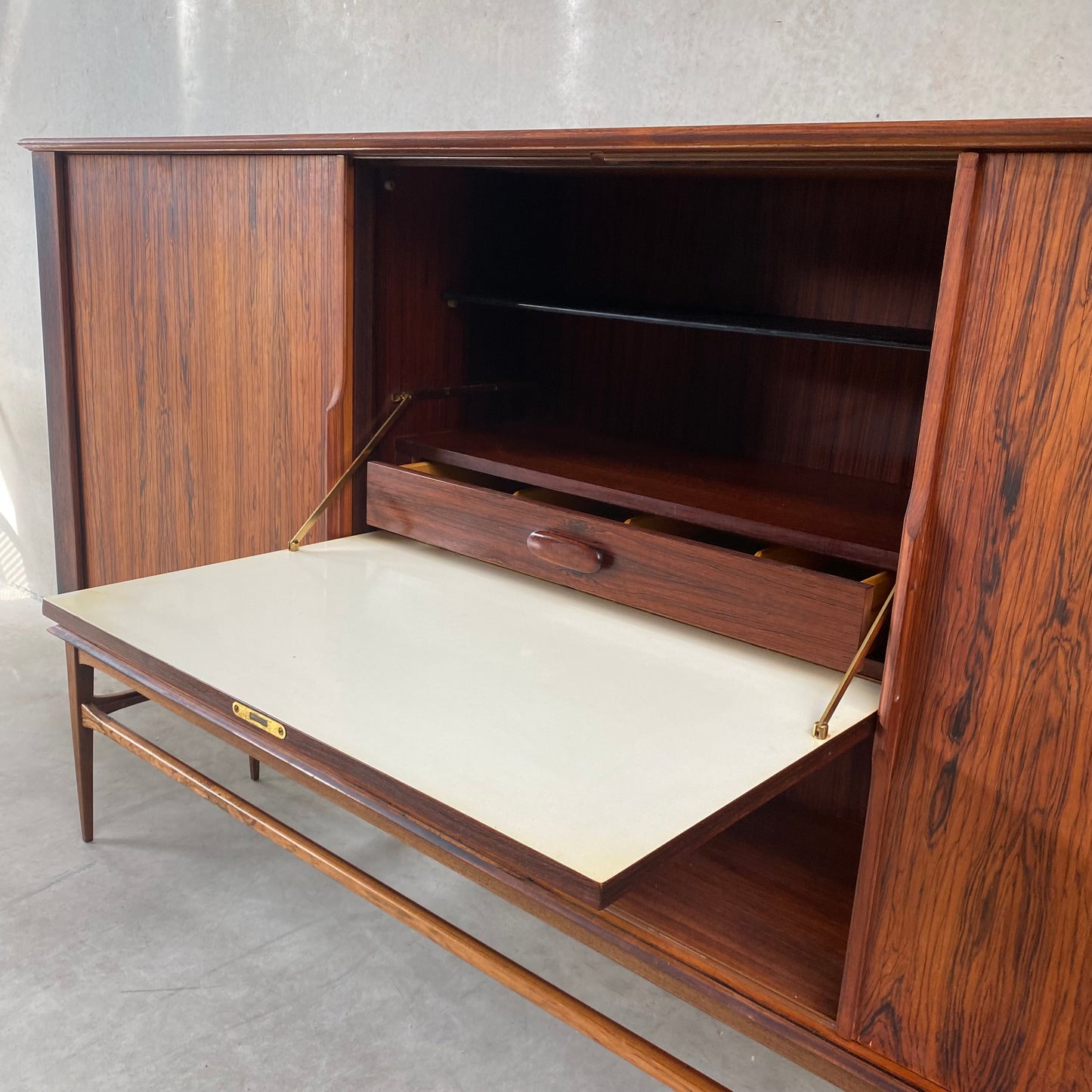 MIDCENTURY DANISH HIGHBOARD WITH BAR CABINET IN ROSEWOOD WITH SLIDING DOORS, 1960S