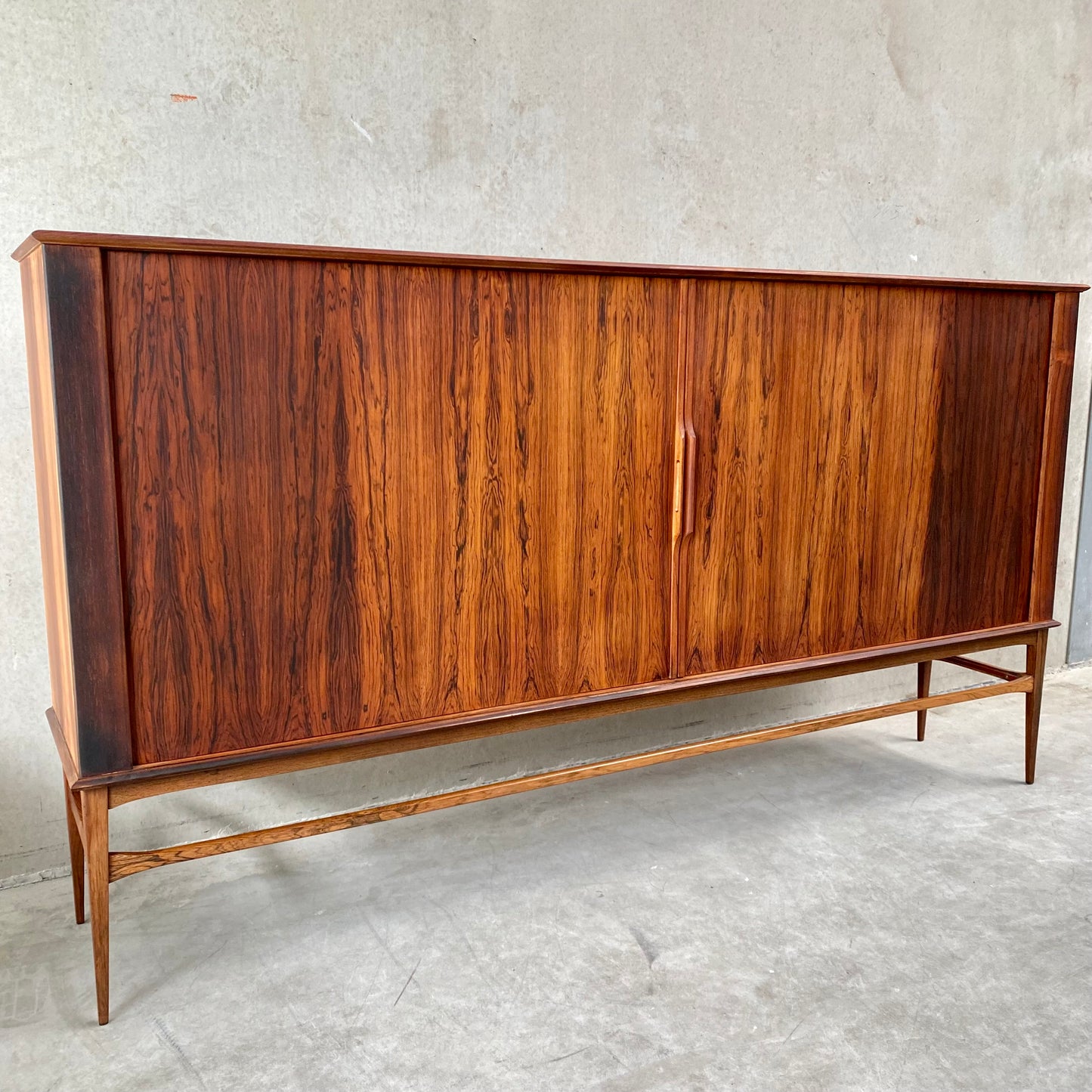 MIDCENTURY DANISH HIGHBOARD WITH BAR CABINET IN ROSEWOOD WITH SLIDING DOORS, 1960S