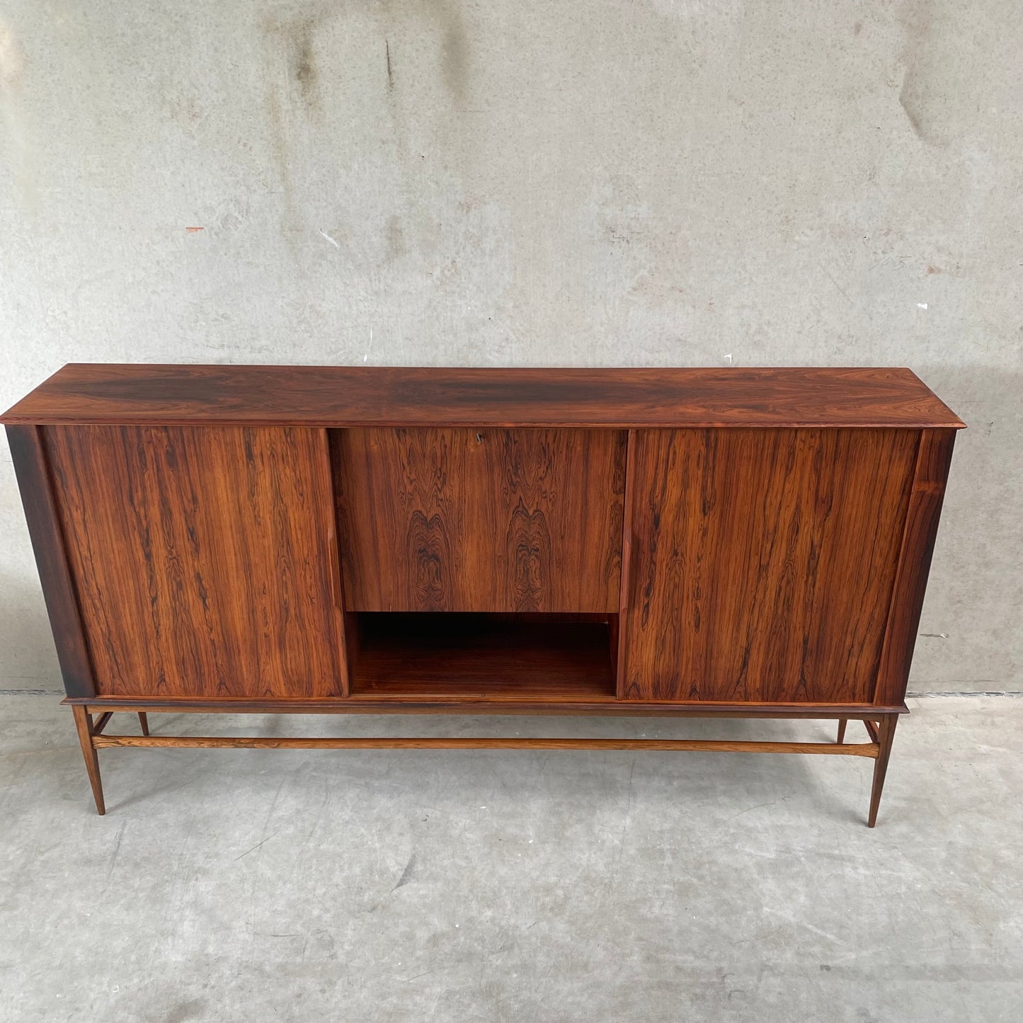 MIDCENTURY DANISH HIGHBOARD WITH BAR CABINET IN ROSEWOOD WITH SLIDING DOORS, 1960S