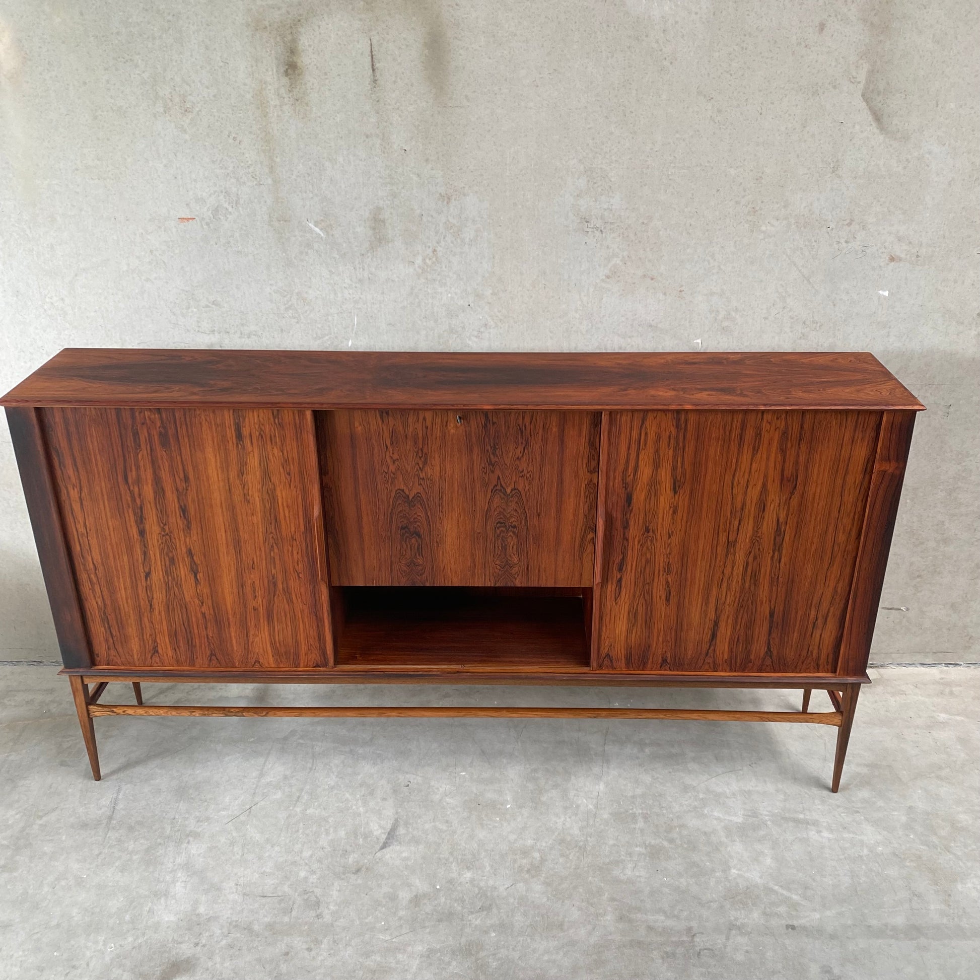 MIDCENTURY DANISH HIGHBOARD WITH BAR CABINET IN ROSEWOOD WITH SLIDING DOORS, 1960S