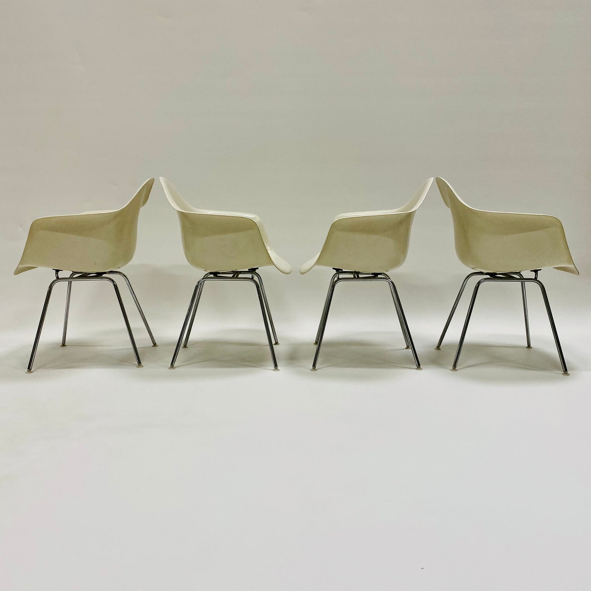 SET OF 4 DAX DINING CHAIRS BY CHARLES & RAY EAMES FOR HERMAN MILLER, USA 1960S www.foundicons.nl