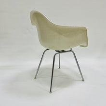 Load image into Gallery viewer, Set of 4 Dax Dining Chairs by Charles &amp; Ray Eames for Herman Miller, USA 1960
