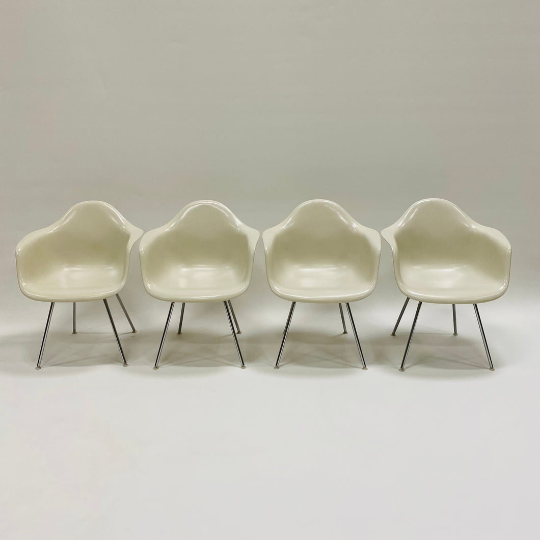 SET OF 4 DAX DINING CHAIRS BY CHARLES & RAY EAMES FOR HERMAN MILLER, USA 1960S www.foundicons.nl