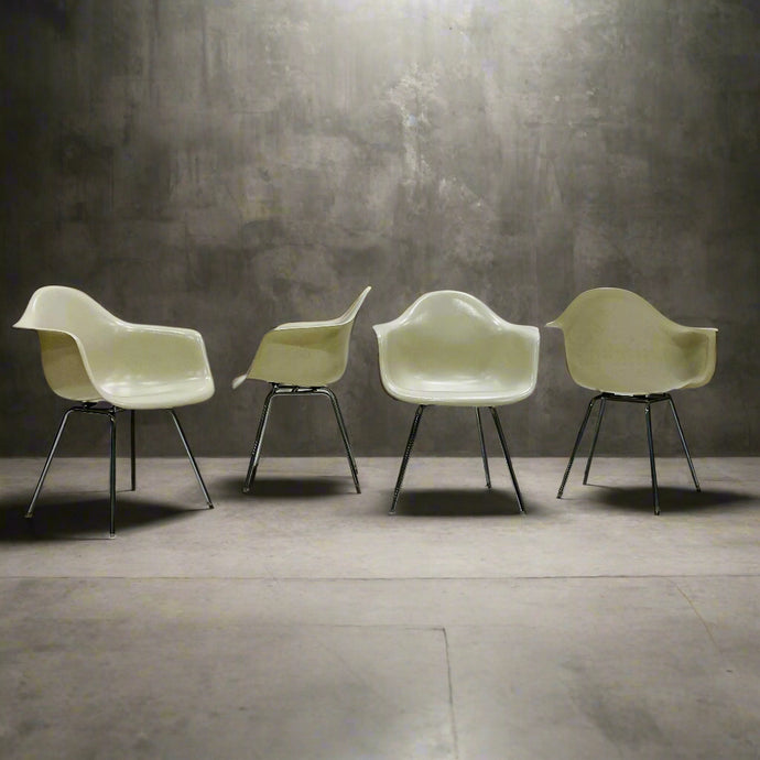 SET OF 4 DAX DINING CHAIRS BY CHARLES & RAY EAMES FOR HERMAN MILLER, USA 1960S www.foundicons.nl