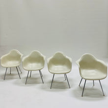 Load image into Gallery viewer, SET OF 4 DAX DINING CHAIRS BY CHARLES &amp; RAY EAMES FOR HERMAN MILLER, USA 1960S www.foundicons.nl
