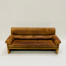 Load image into Gallery viewer, De Sede Ds86 Cognac Neck Leather 3-seater Sofa Switserland 1970
