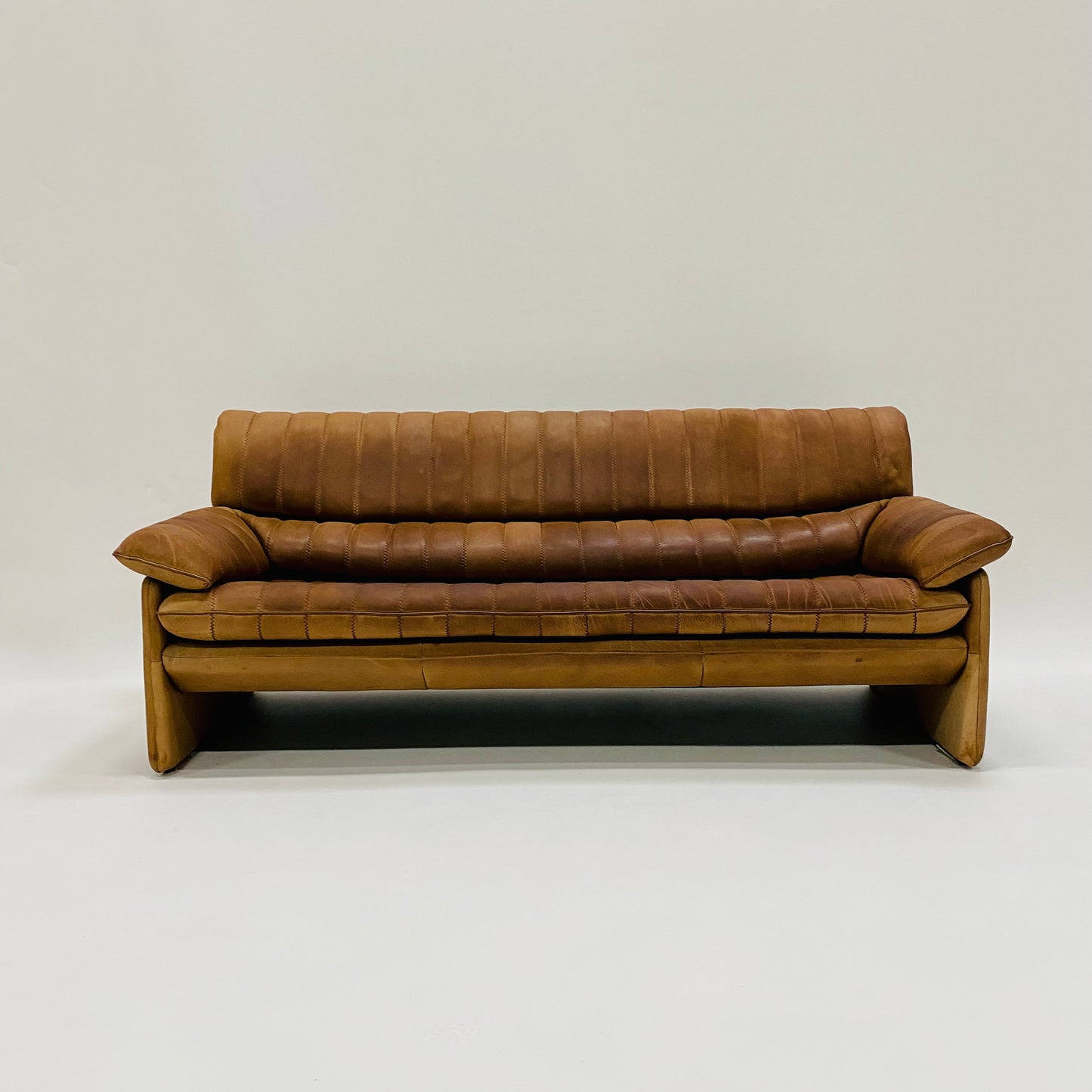 De Sede Ds86 3-Sitzer-Sofa aus cognacfarbenem Nackenleder, Schweiz, 1970
