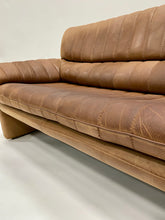 Load image into Gallery viewer, De Sede Ds86 Cognac Neck Leather 3-seater Sofa Switserland 1970
