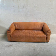 Load image into Gallery viewer, De Sede DS47 3 Seater Bullhide Leather Sofa Switzerland 1970
