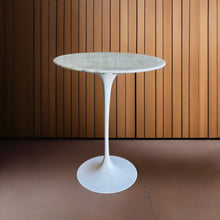 Load image into Gallery viewer, Eero Saarinen White Carrara Marble Tulip Side Table by Knoll, Germany 1960
