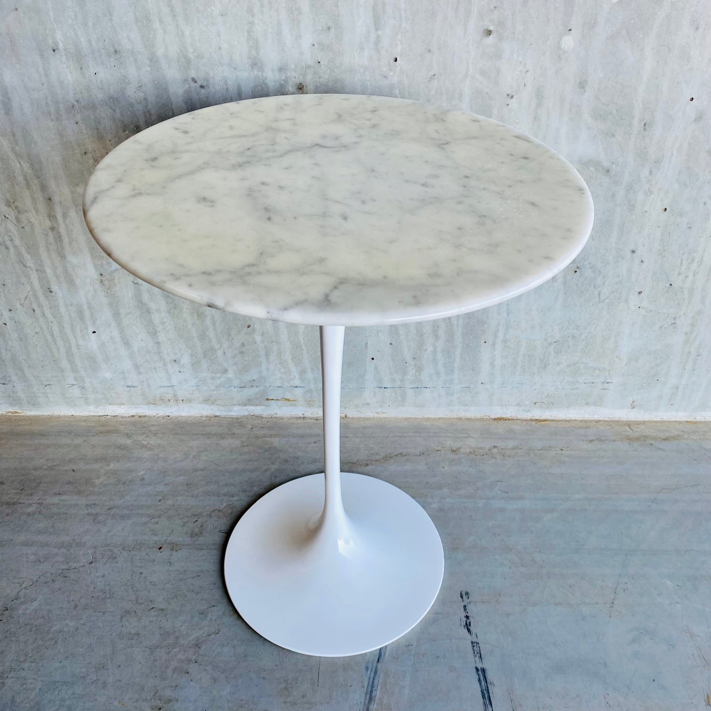 Eero Saarinen Beistelltisch „Tulip“ aus weißem Carrara-Marmor von Knoll, Deutschland, 1960