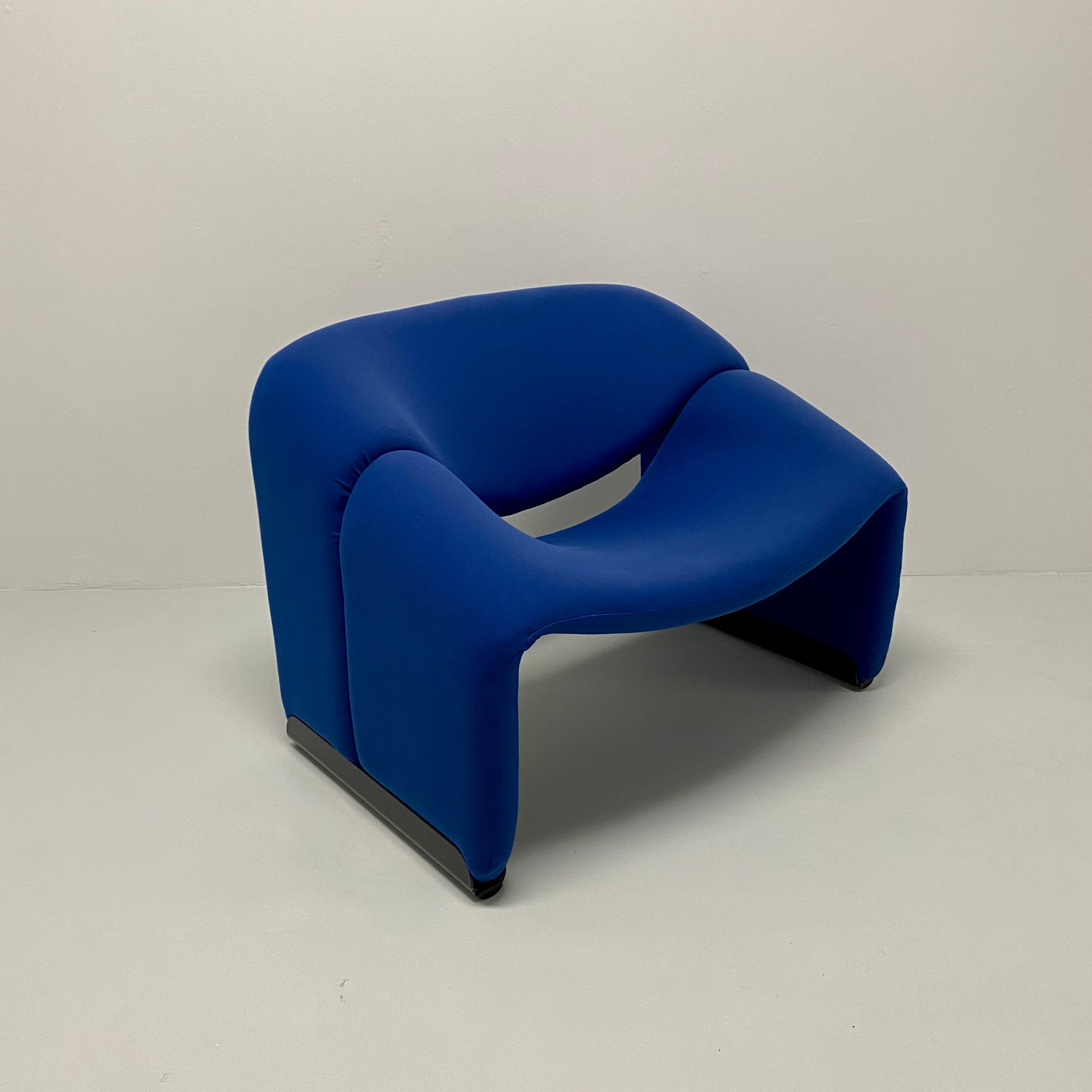 BLUE F598 GROOVY M-CHAIR BY PIERRE PAULIN FOR ARTIFORT, 1970S