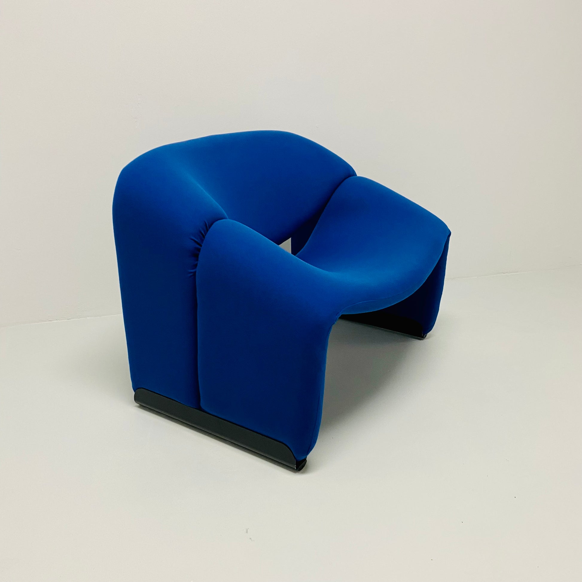 BLUE F598 GROOVY M-CHAIR BY PIERRE PAULIN FOR ARTIFORT, 1970S