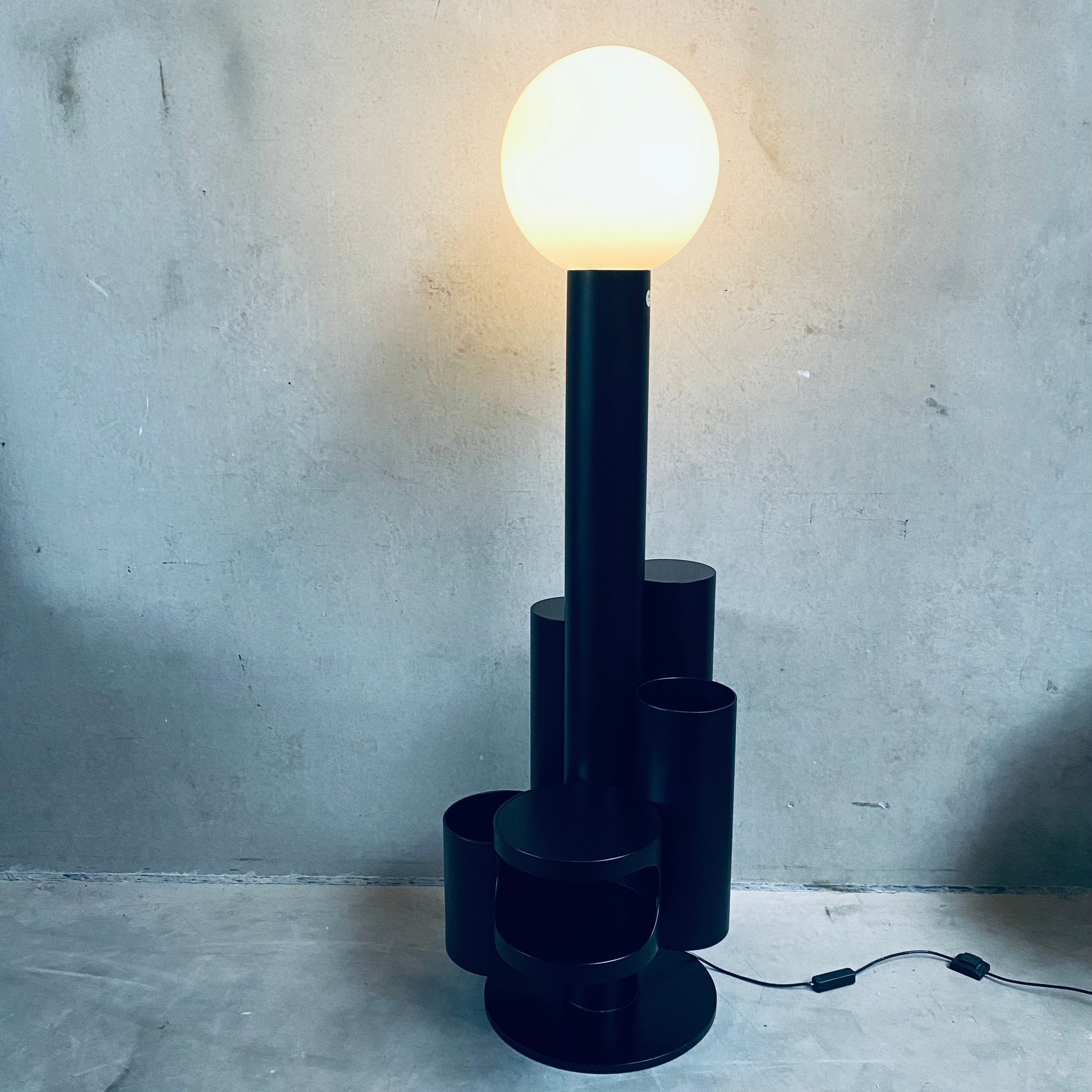 XXL FLOOR LAMP AND PLANT STAND "CLOSE ENCOUNTER" BY KERST KOOPMAN, NETHERLANDS 1980S