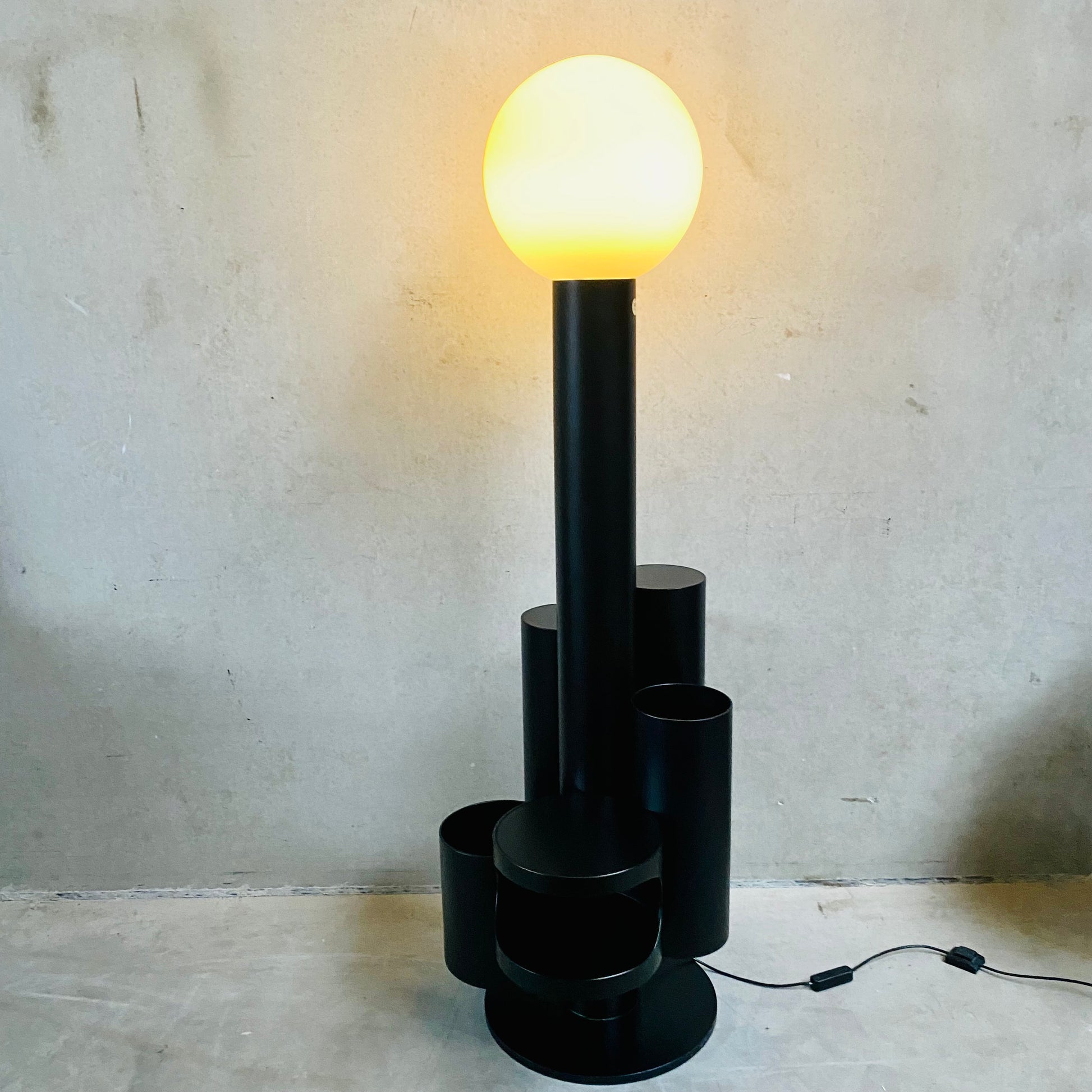 XXL FLOOR LAMP AND PLANT STAND "CLOSE ENCOUNTER" BY KERST KOOPMAN, NETHERLANDS 1980S