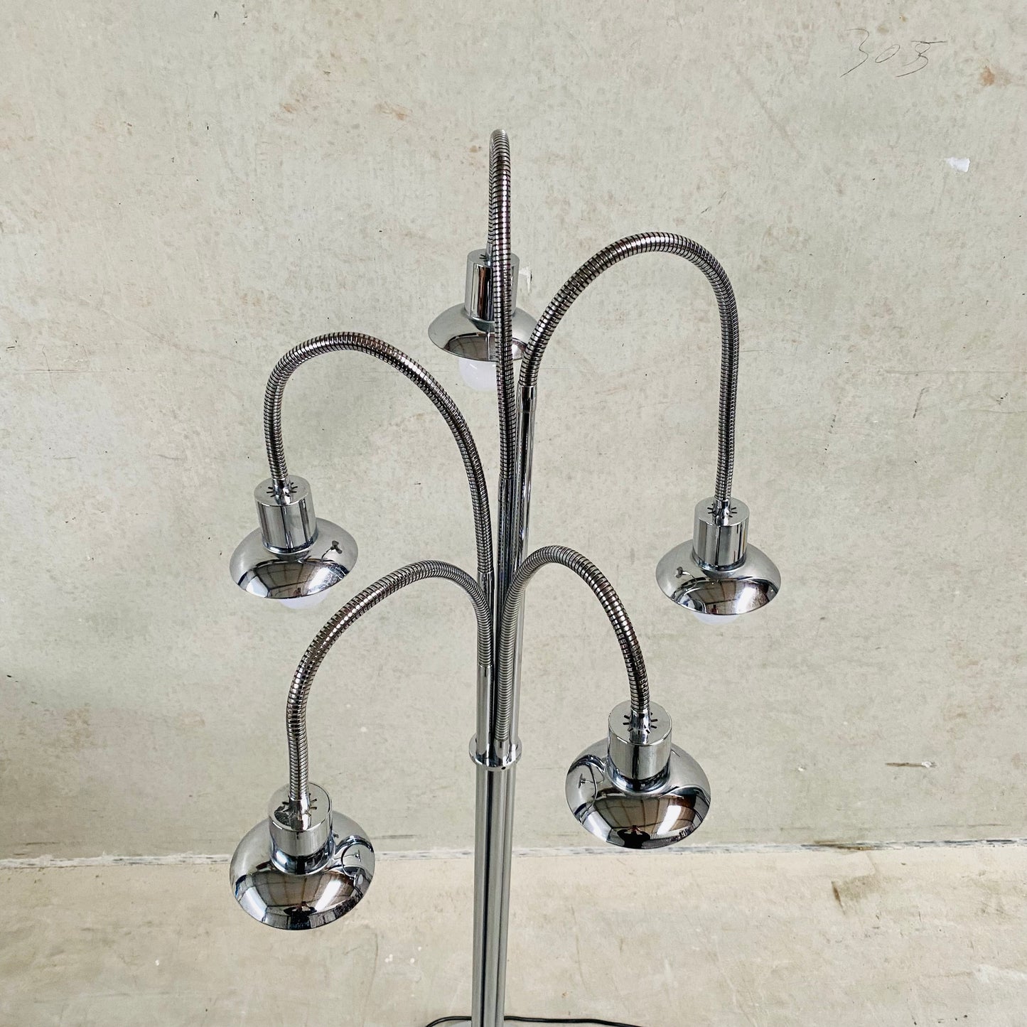 Stehlampe aus der Mitte des 20. Jahrhunderts, verchromt, mit fünf flexiblen Armen, Stil Pierre Folie für Jacques Charpentier, 1960