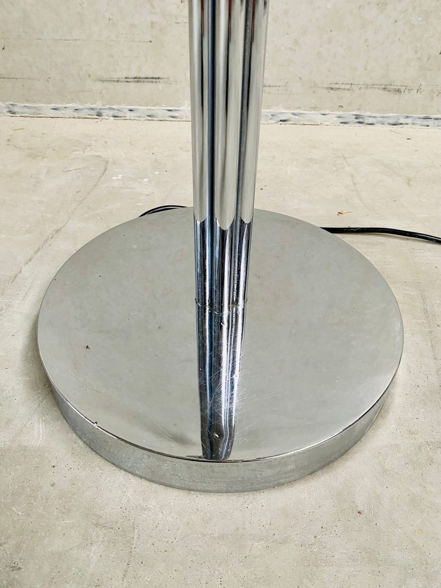 Stehlampe aus der Mitte des 20. Jahrhunderts, verchromt, mit fünf flexiblen Armen, Stil Pierre Folie für Jacques Charpentier, 1960