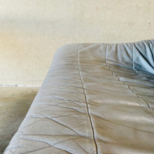 Load image into Gallery viewer, Rare Sofa &quot;Goldstar&quot; by Jack Crebolder for Young International Netherlands 1970
