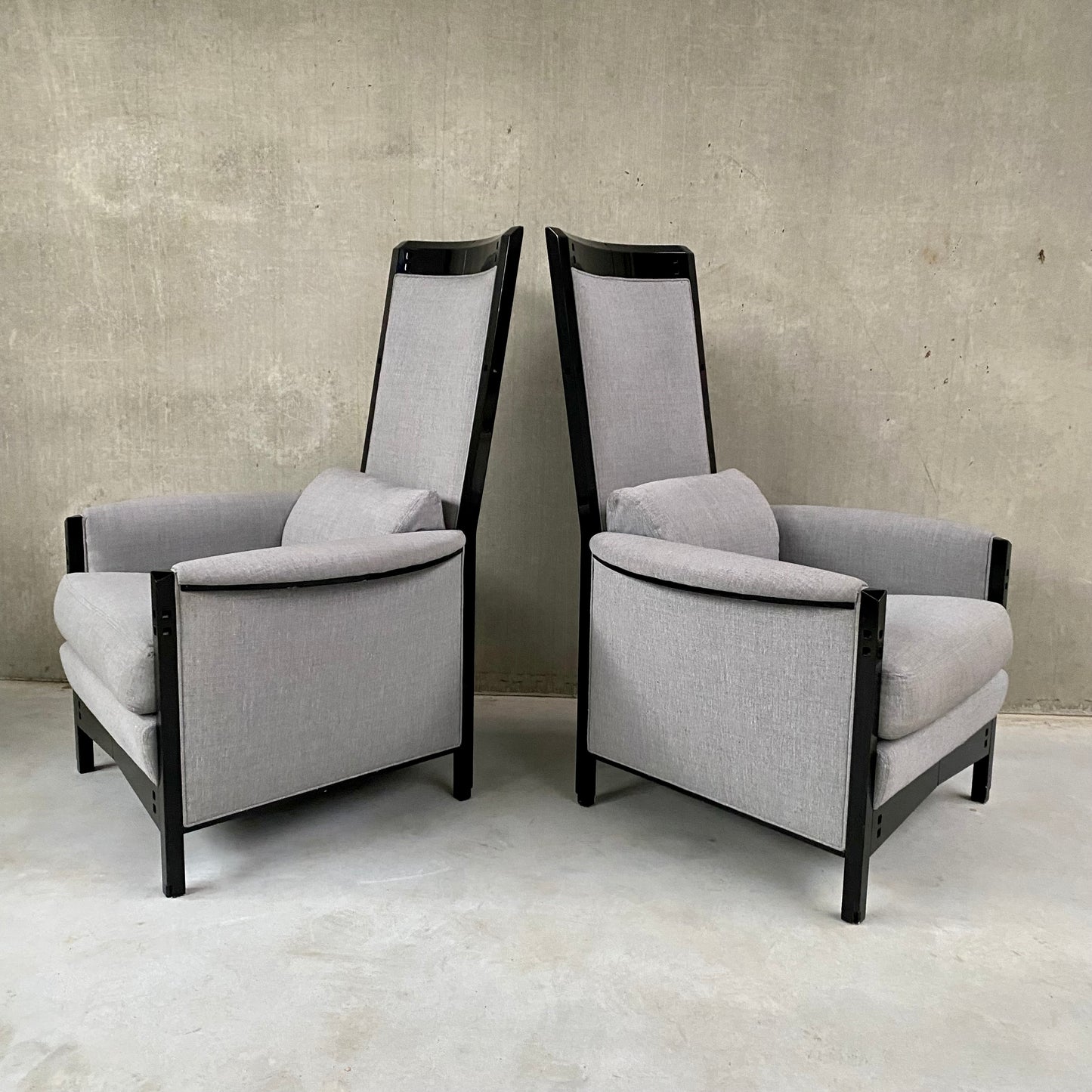 2 fauteuils lounge laqués à dossier haut « Peggy » par Umberto Asnago pour Giorgetti, Italie 1990