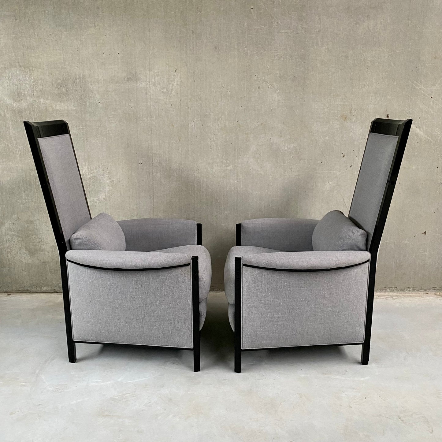 2 fauteuils lounge laqués à dossier haut « Peggy » par Umberto Asnago pour Giorgetti, Italie 1990