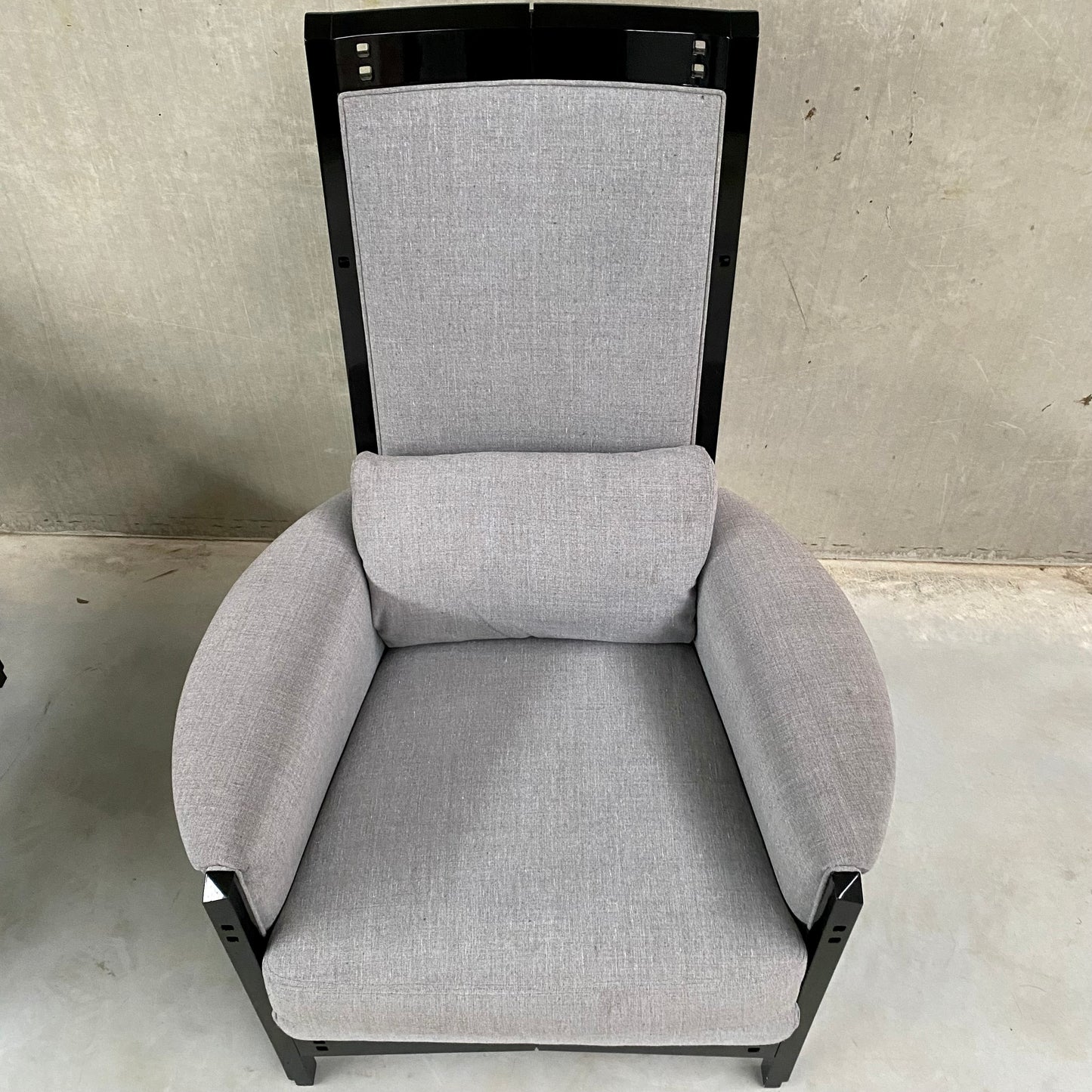 2 fauteuils lounge laqués à dossier haut « Peggy » par Umberto Asnago pour Giorgetti, Italie 1990